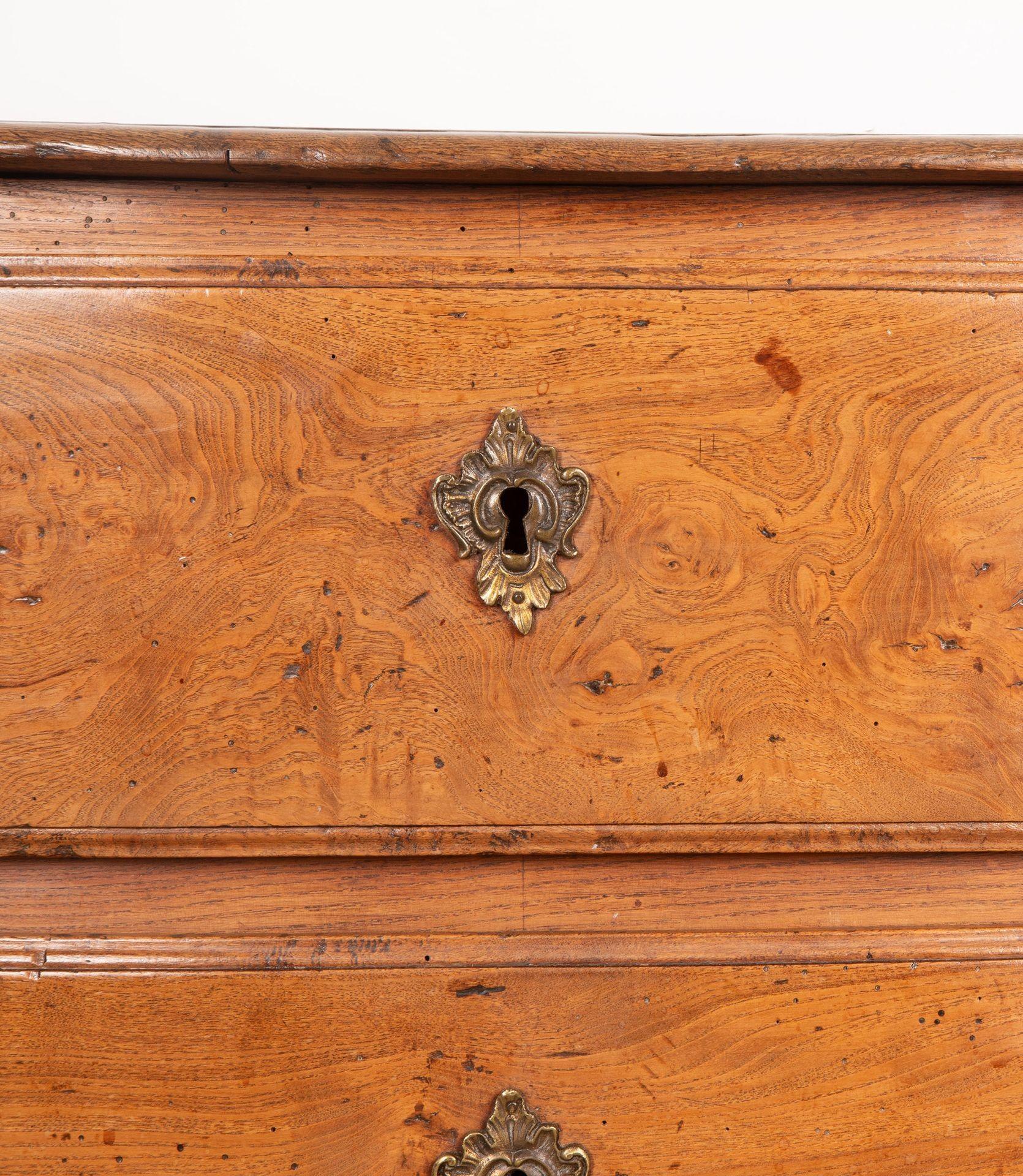 Ciliegio Commode francese della fine del XVIII secolo proveniente dal Perigord in vendita