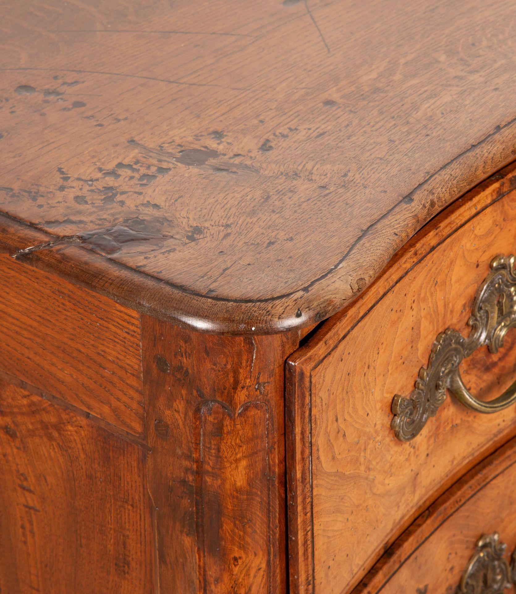 Commode francese della fine del XVIII secolo proveniente dal Perigord in vendita 3
