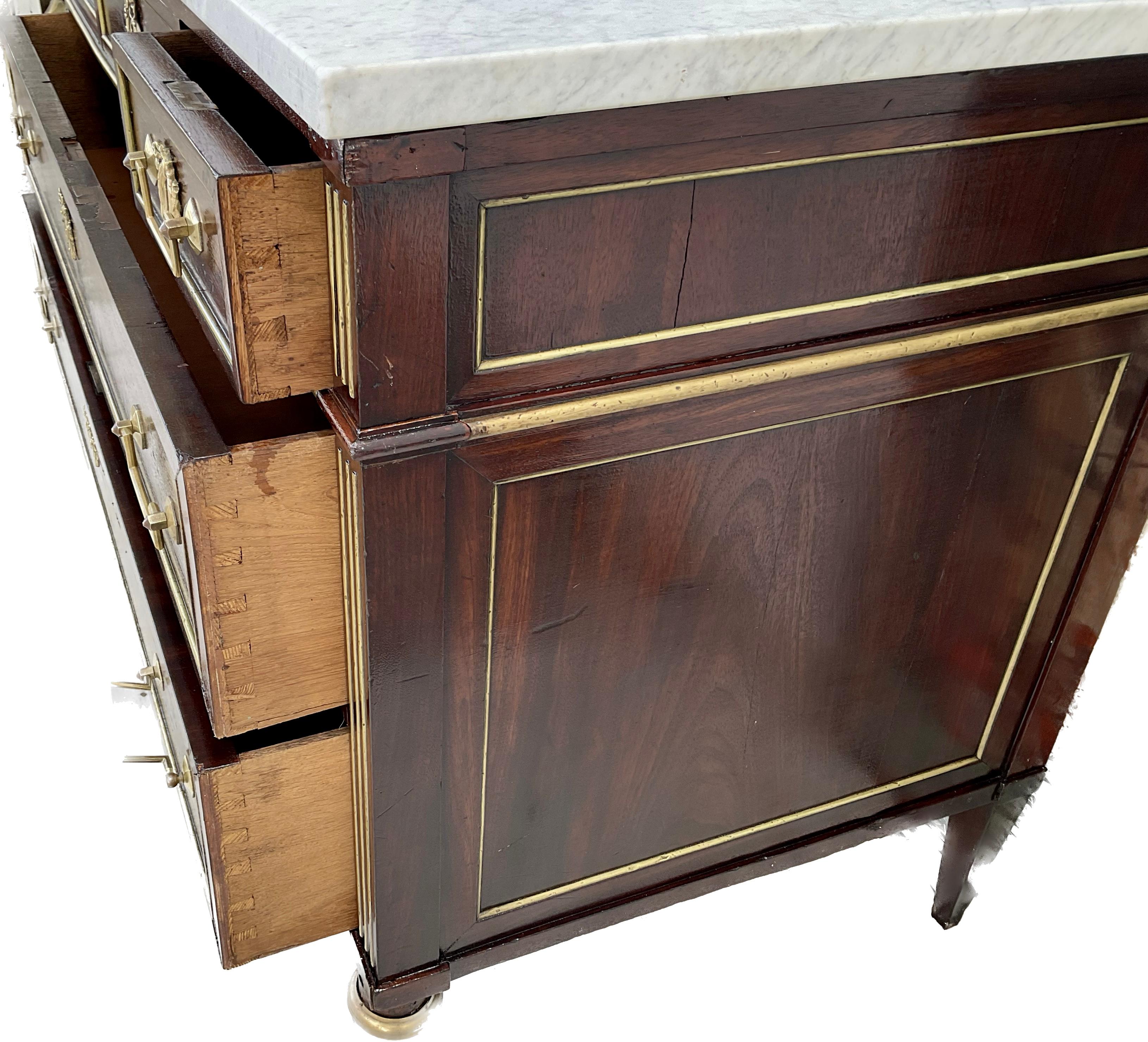 Late 18th Century French Directoire Chest For Sale 2