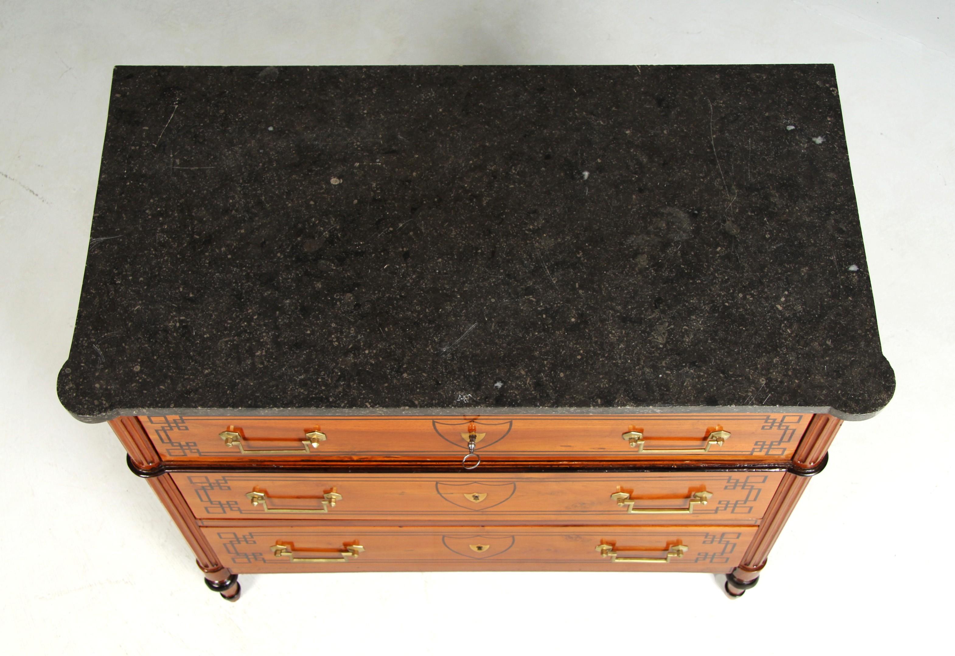 Commode Directoire de la fin du XVIIIe siècle avec compartiment secrétaire en vente 5