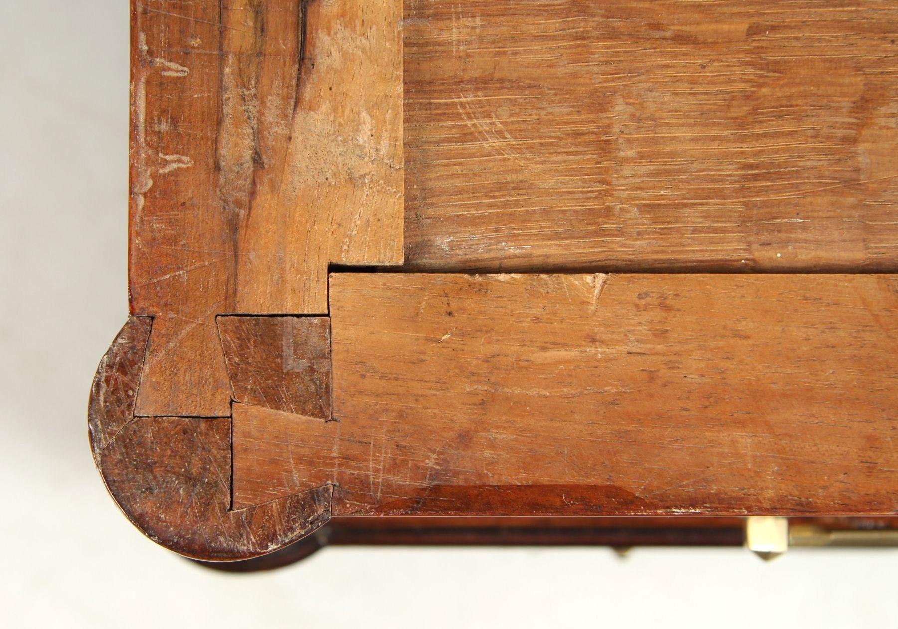 Commode Directoire de la fin du XVIIIe siècle avec compartiment secrétaire en vente 7