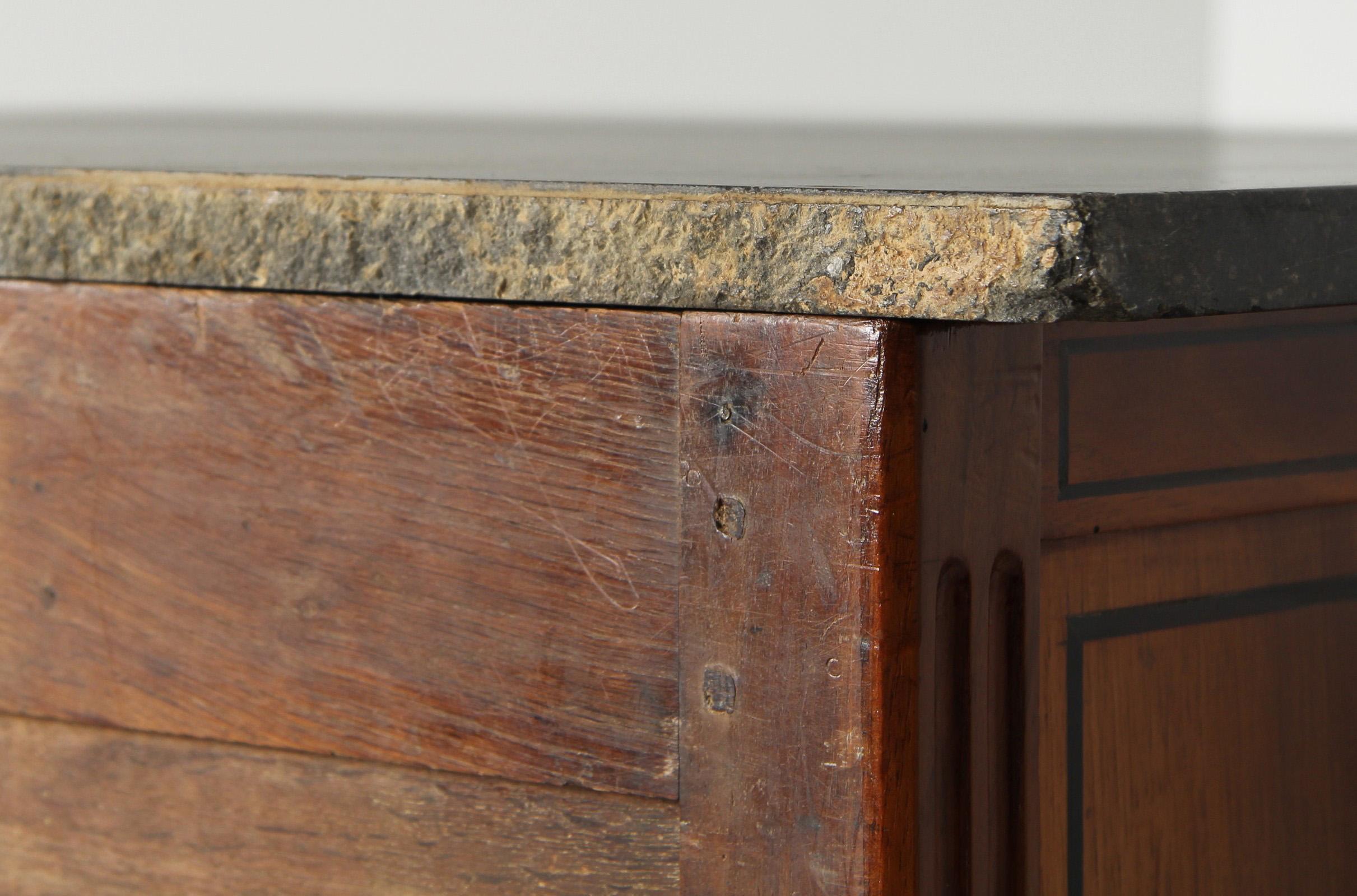 Commode Directoire de la fin du XVIIIe siècle avec compartiment secrétaire en vente 9