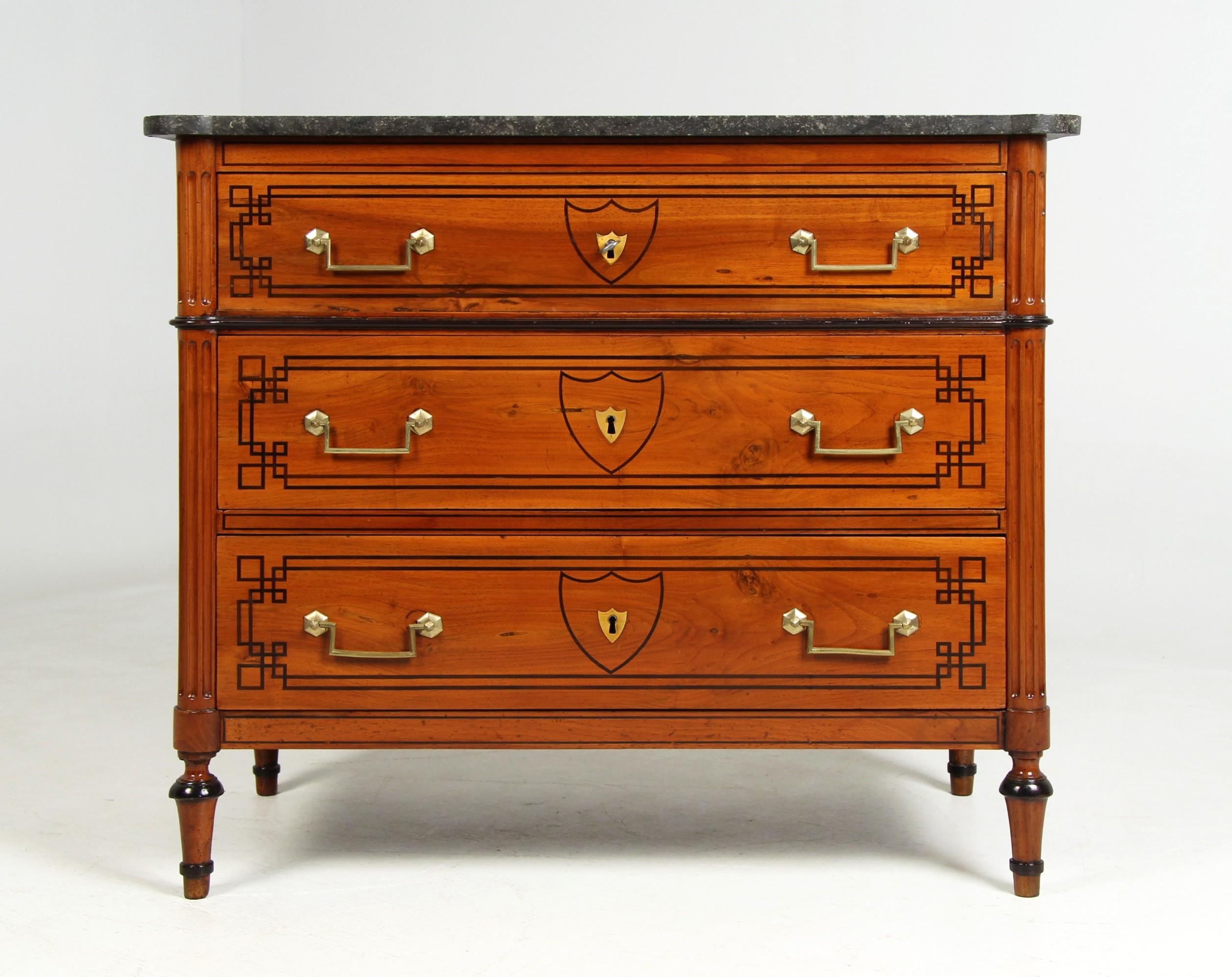Français Commode Directoire de la fin du XVIIIe siècle avec compartiment secrétaire en vente