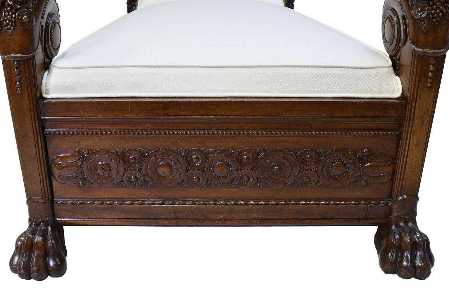 Französisches Directoire-Tagesbett aus geschnitztem Mahagoni mit Polsterung aus dem späten 18. Jahrhundert 6