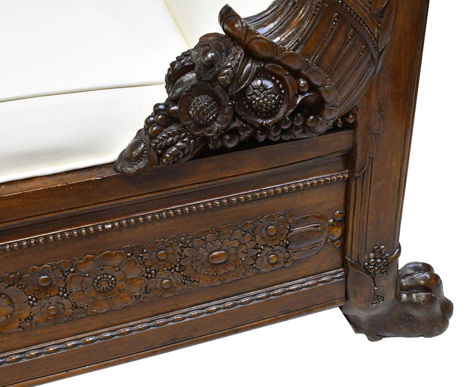 Late 18th Century French Directoire Daybed in Carved Mahogany with Upholstery 4
