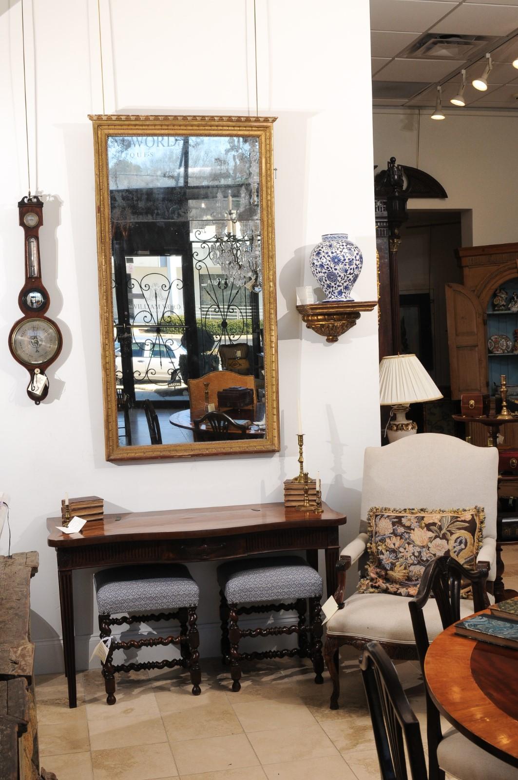 Specchio in legno dorato del tardo XVIII secolo francese Directoire ca. 1795 In condizioni discrete in vendita a Atlanta, GA