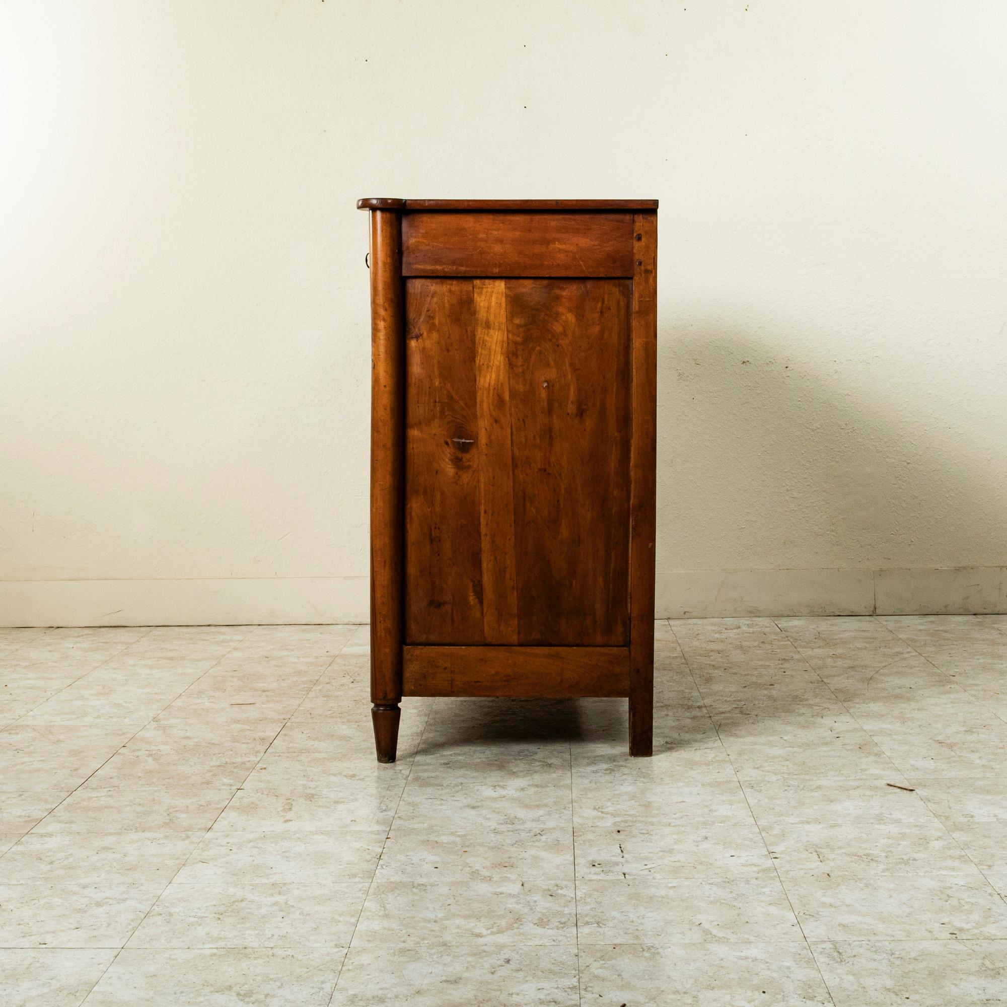 Late 18th Century French Directoire Period Hand Carved Cherrywood Buffet In Good Condition In Fayetteville, AR