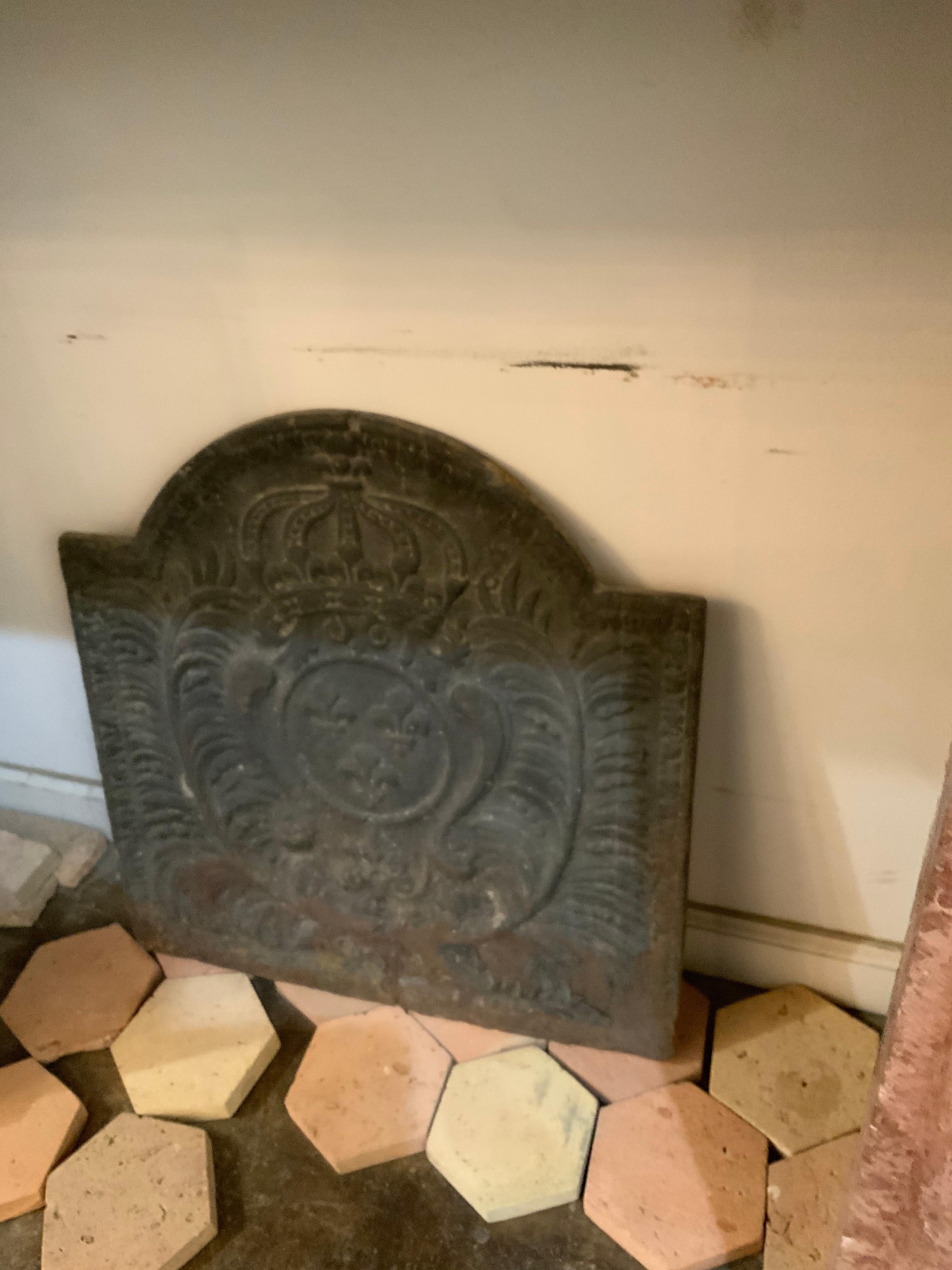 Late 18th Century French Fireback In Good Condition For Sale In Dallas, TX