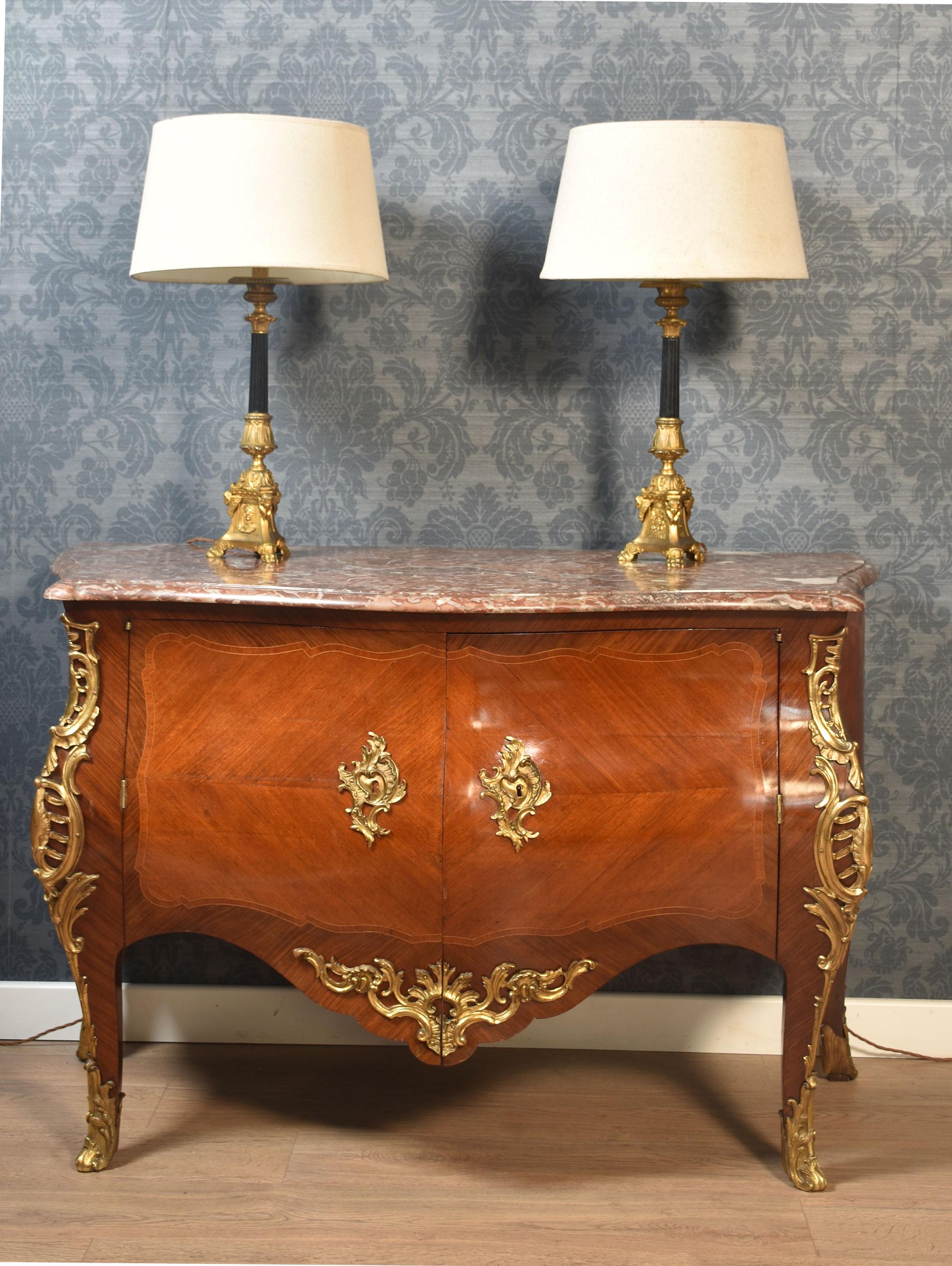 Commodo francese in bronzo dorato della fine del XVIII secolo in vendita 7