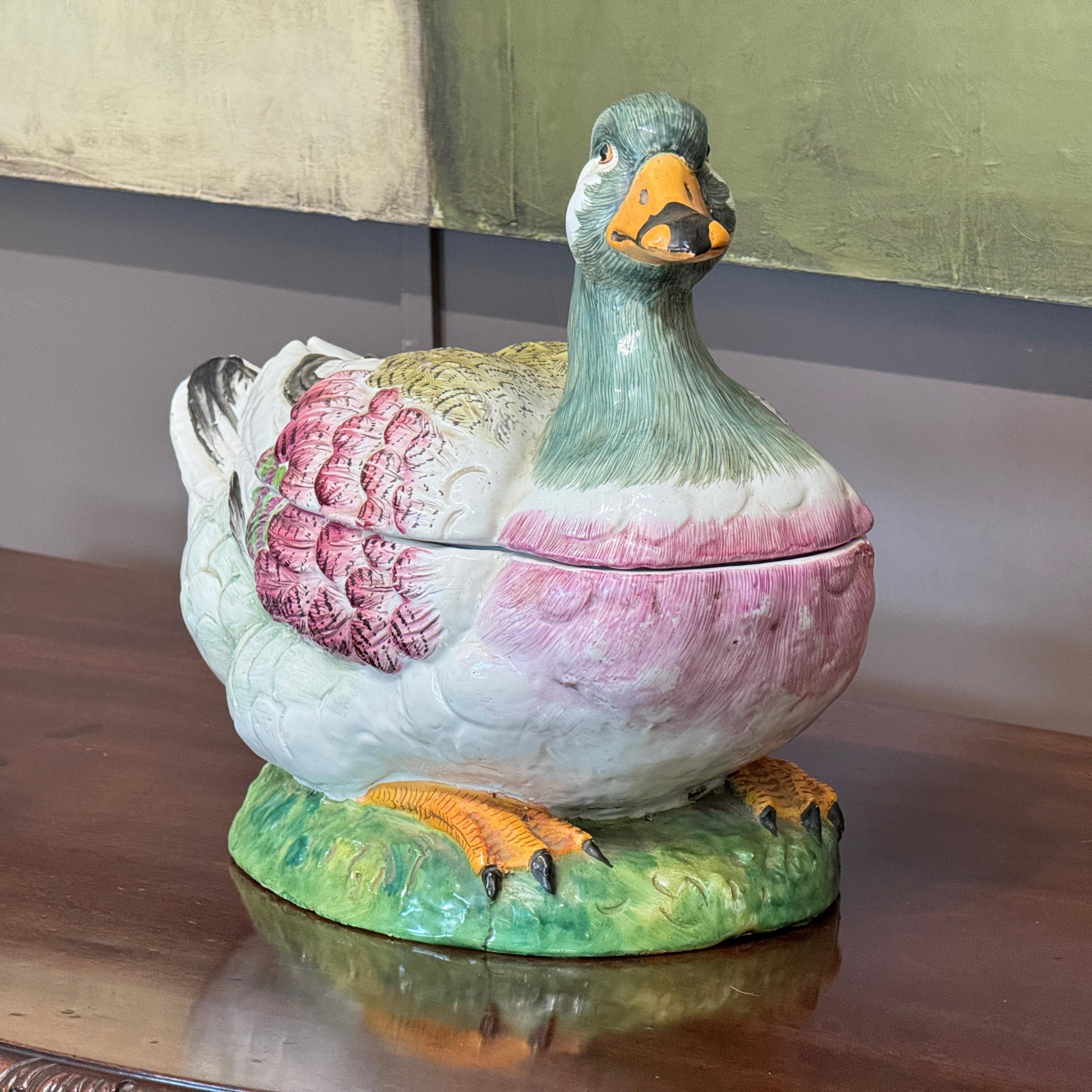 Soupière à canard en céramique émaillée française de la fin du XVIIIe siècle Bon état - En vente à Charlottesville, VA