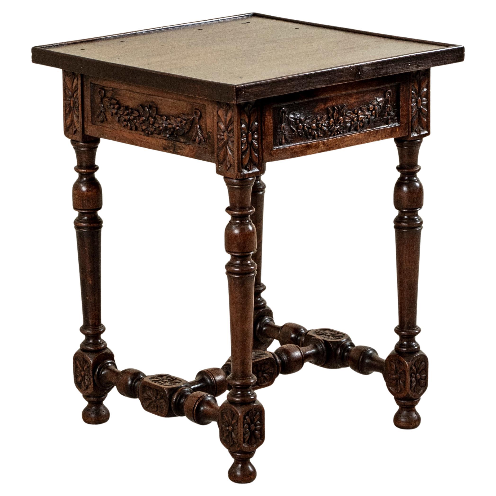 Table d'appoint en chêne français sculpté à la main, fin du 18e siècle