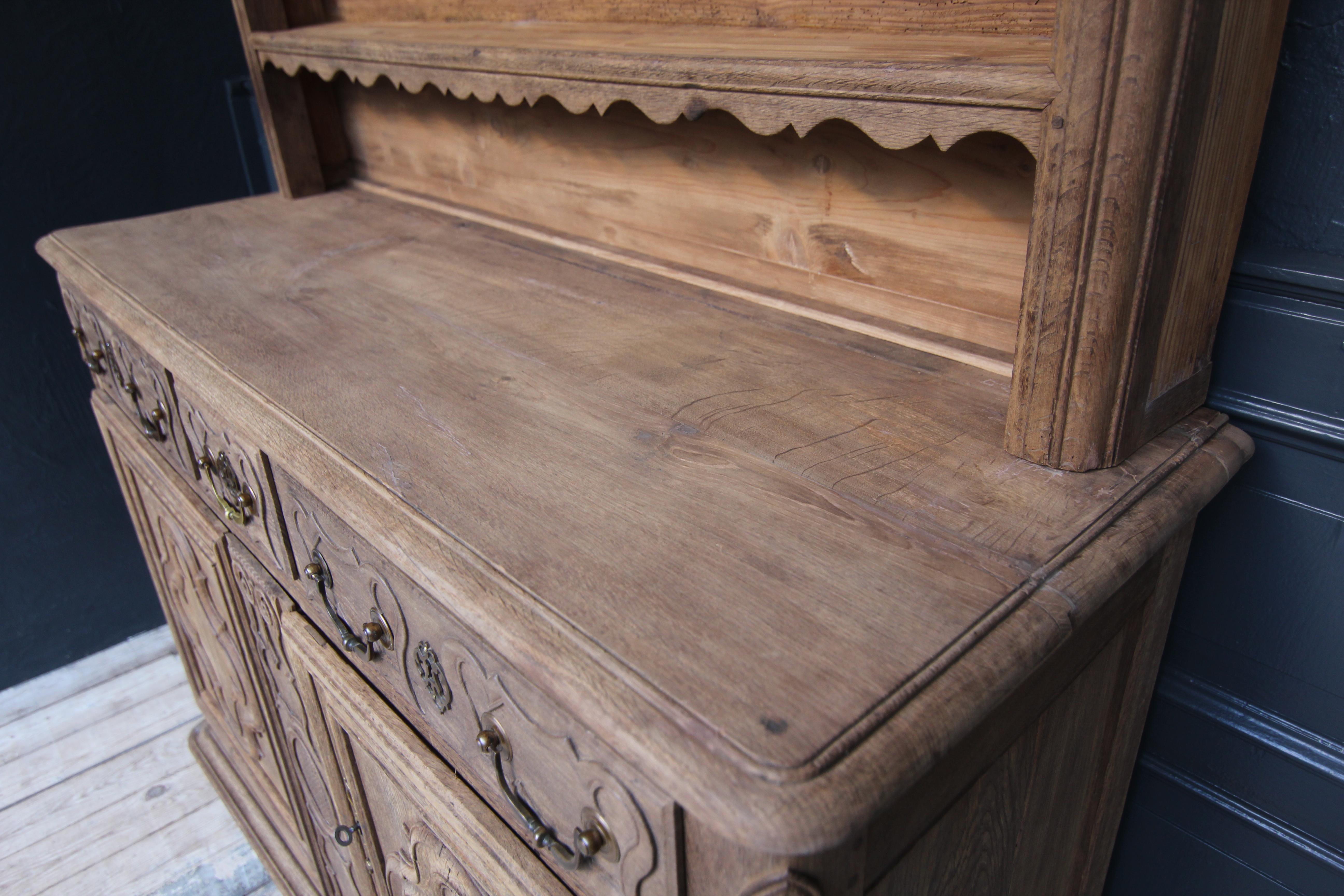 Late 18th Century French Lorraine Vaisselier Buffet Cabinet Made of Oak 6