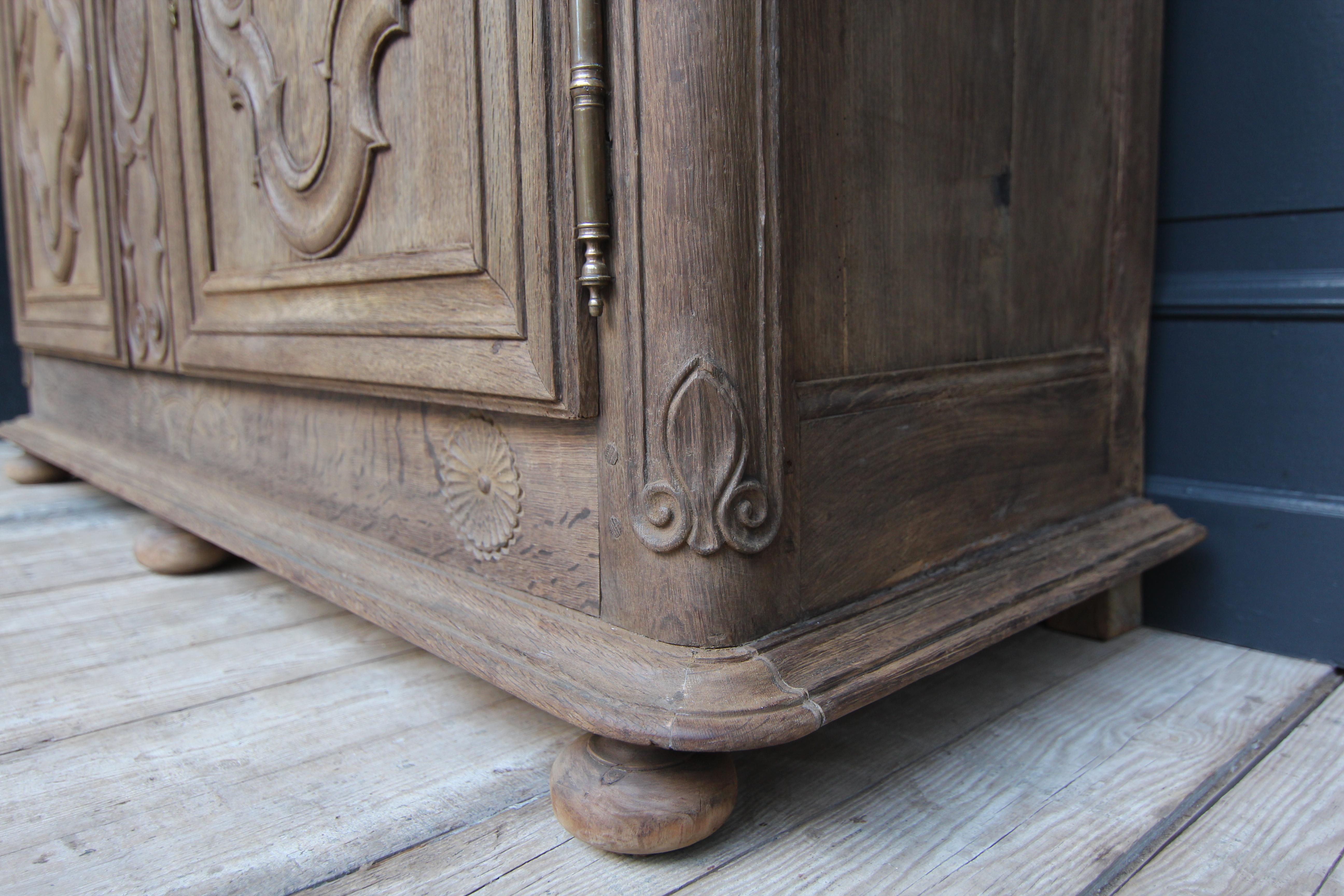 Late 18th Century French Lorraine Vaisselier Buffet Cabinet Made of Oak 9