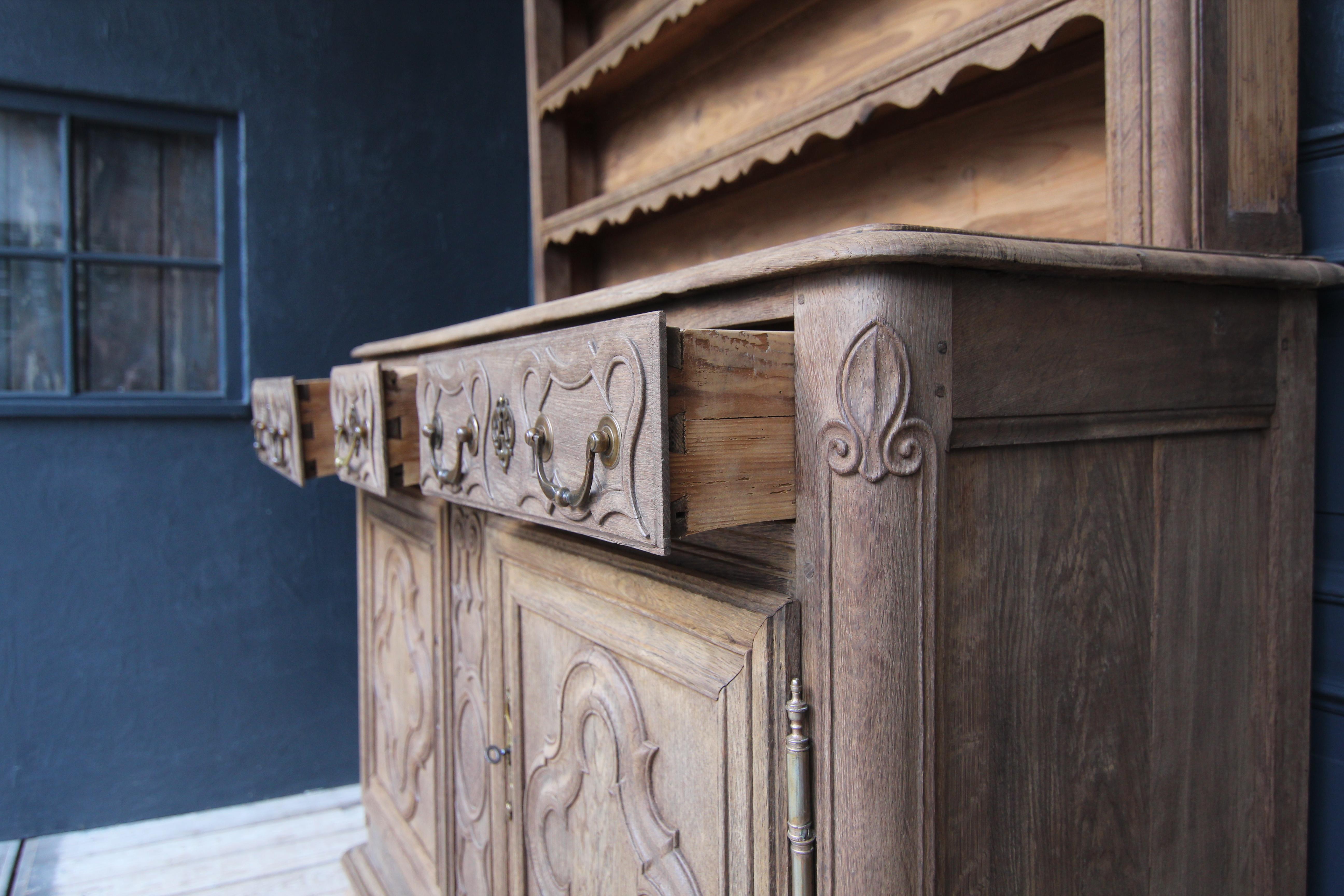 Late 18th Century French Lorraine Vaisselier Buffet Cabinet Made of Oak 12