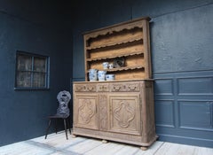 Buffet en chêne de la fin du XVIIIe siècle de Lorrain Vaisselier français