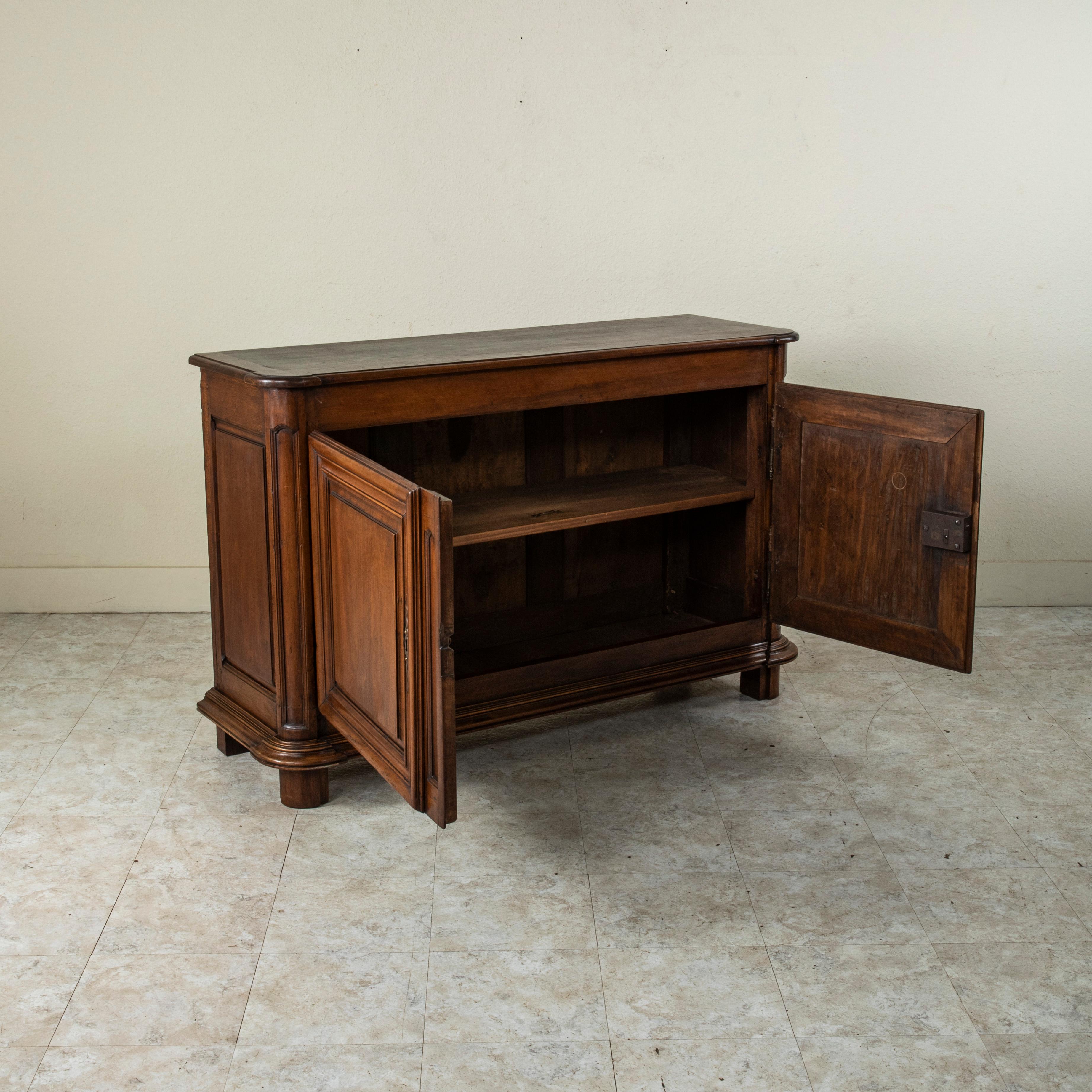 Late 18th Century French Louis XIV Style Walnut Buffet, Sideboard 2