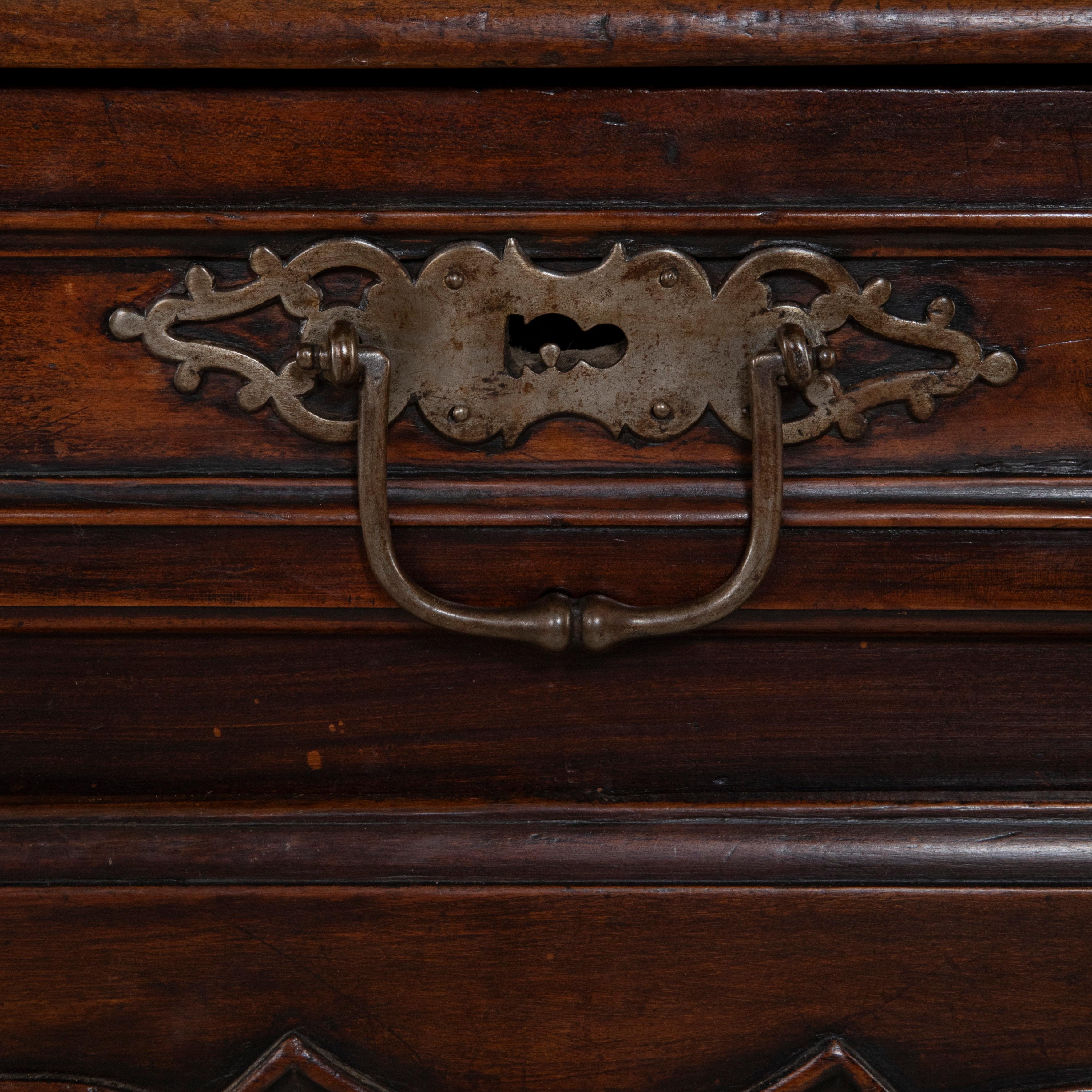 Late 18th Century French Louis XV Style Hand Carved Oak Enfilade or Sideboard For Sale 6