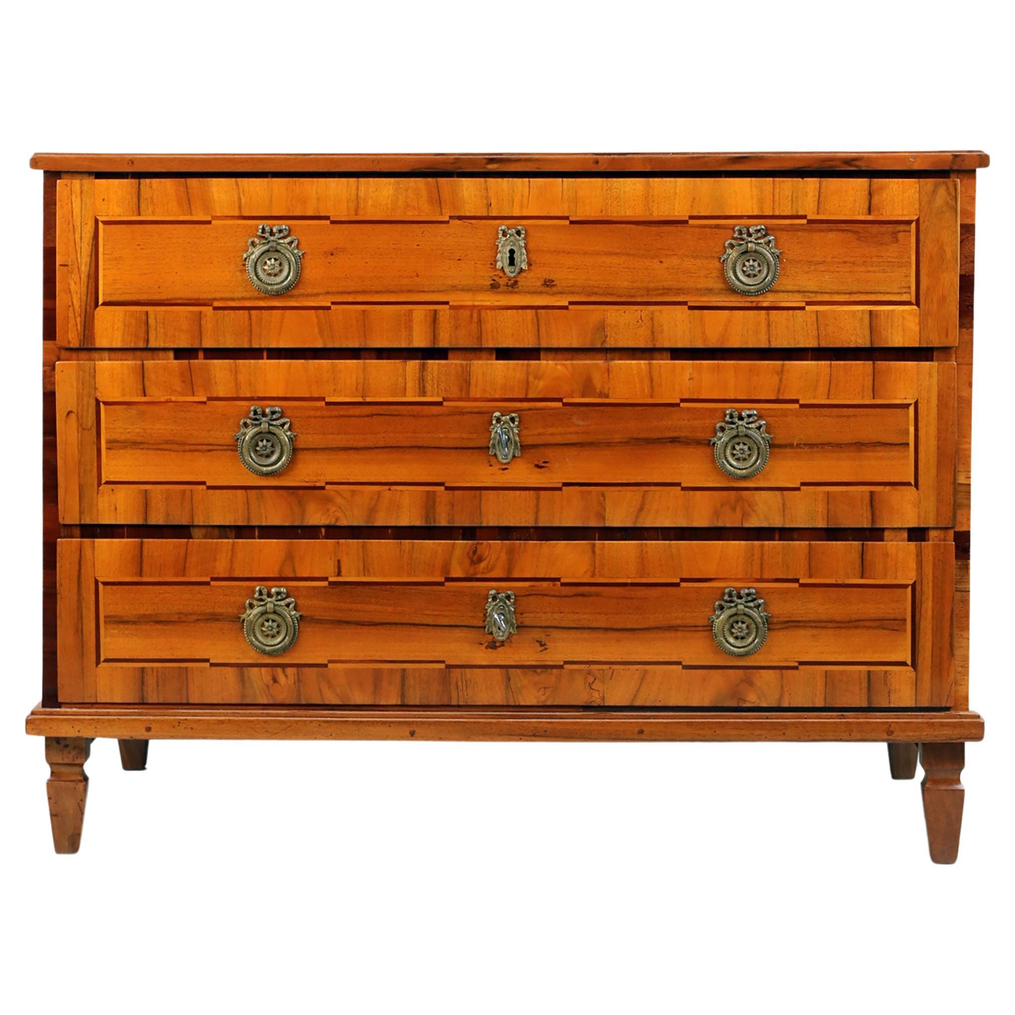 Commode francese Luigi XVI della fine del XVIII secolo