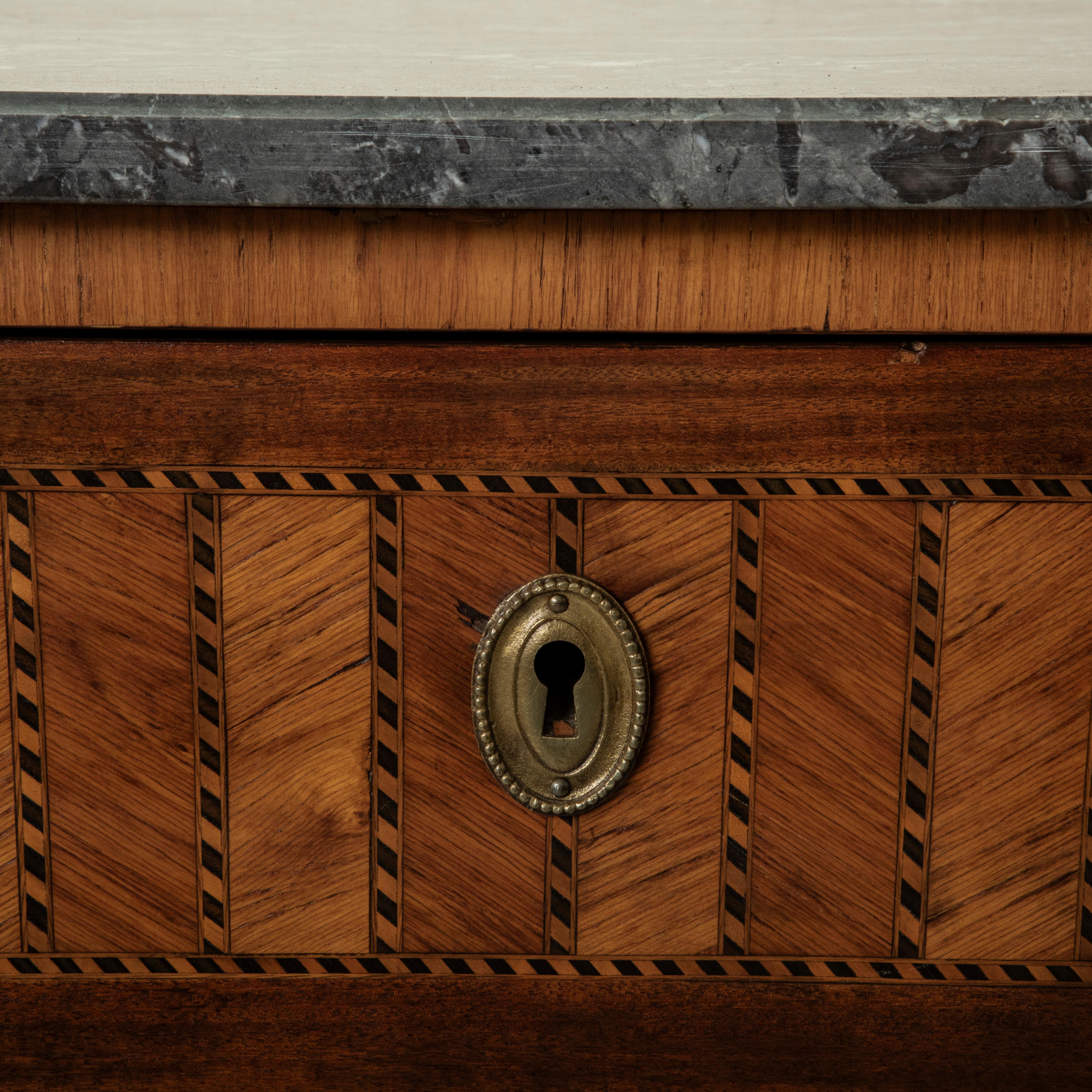 Late 18th Century French Louis XVI Period Marquetry Commode, Chest of Drawers For Sale 15
