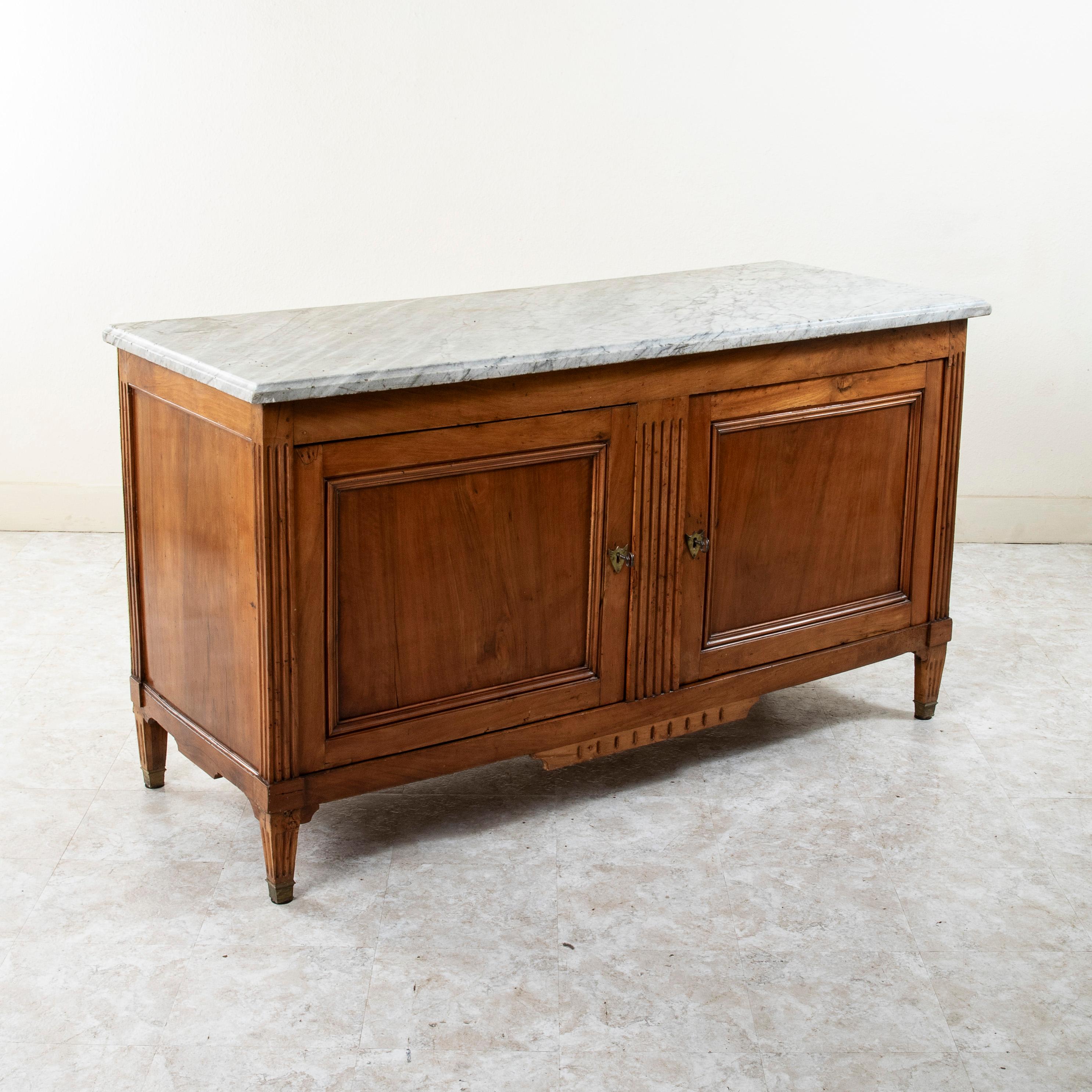 Hand-Carved Late 18th Century French Louis XVI Period Walnut and Marble Hunt Buffet For Sale