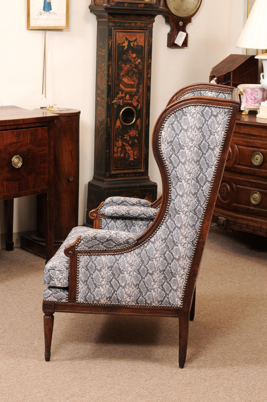 Late 18th Century French Louis XVI Period Walnut Bergere with Tapered Legs & Dow For Sale 6