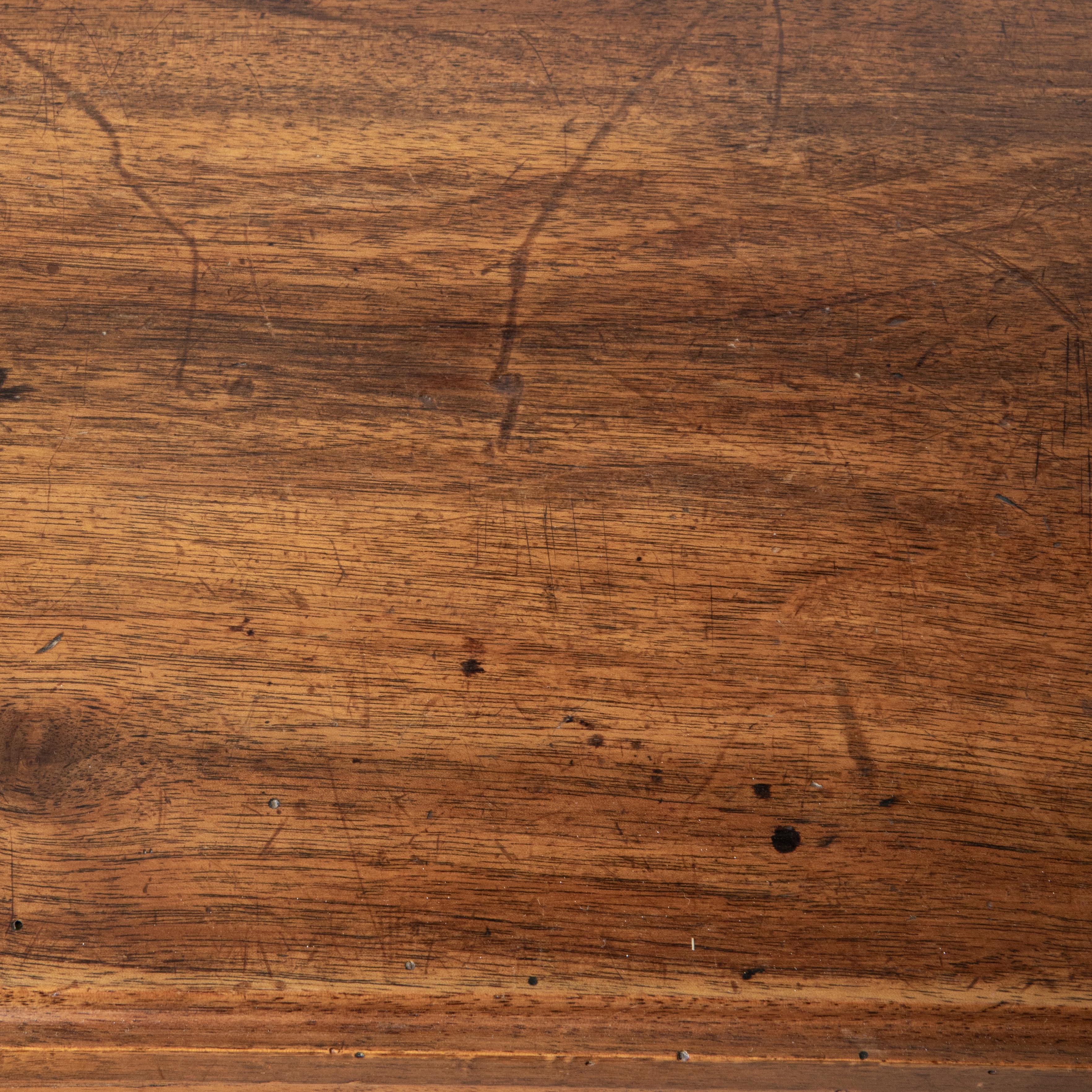 Cassapanca sauteuse in legno di noce del periodo Luigi XVI della fine del XVIII secolo, comodino in vendita 8