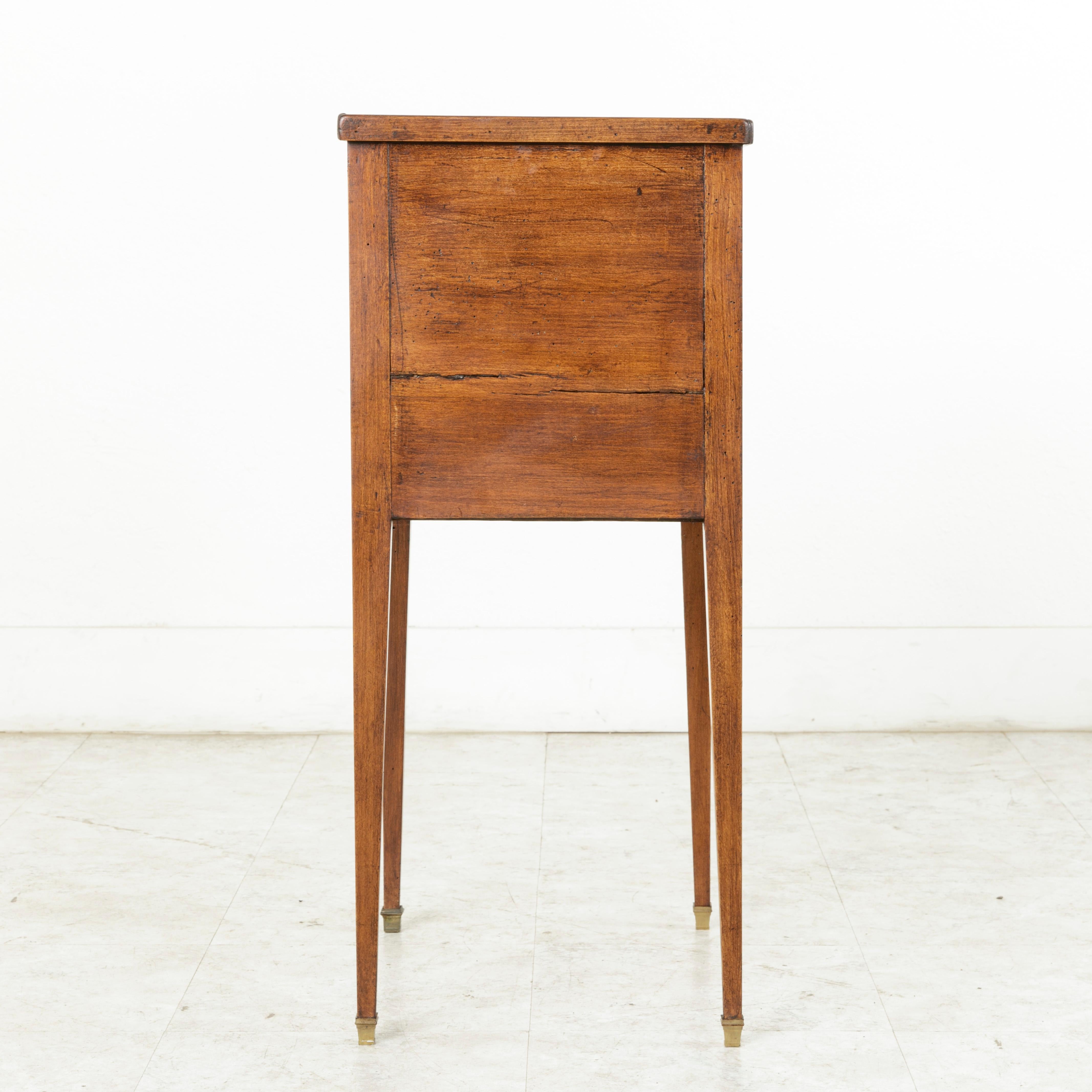Late 18th Century French Louis XVI Period Walnut Side Table End Table Nightstand In Good Condition In Fayetteville, AR