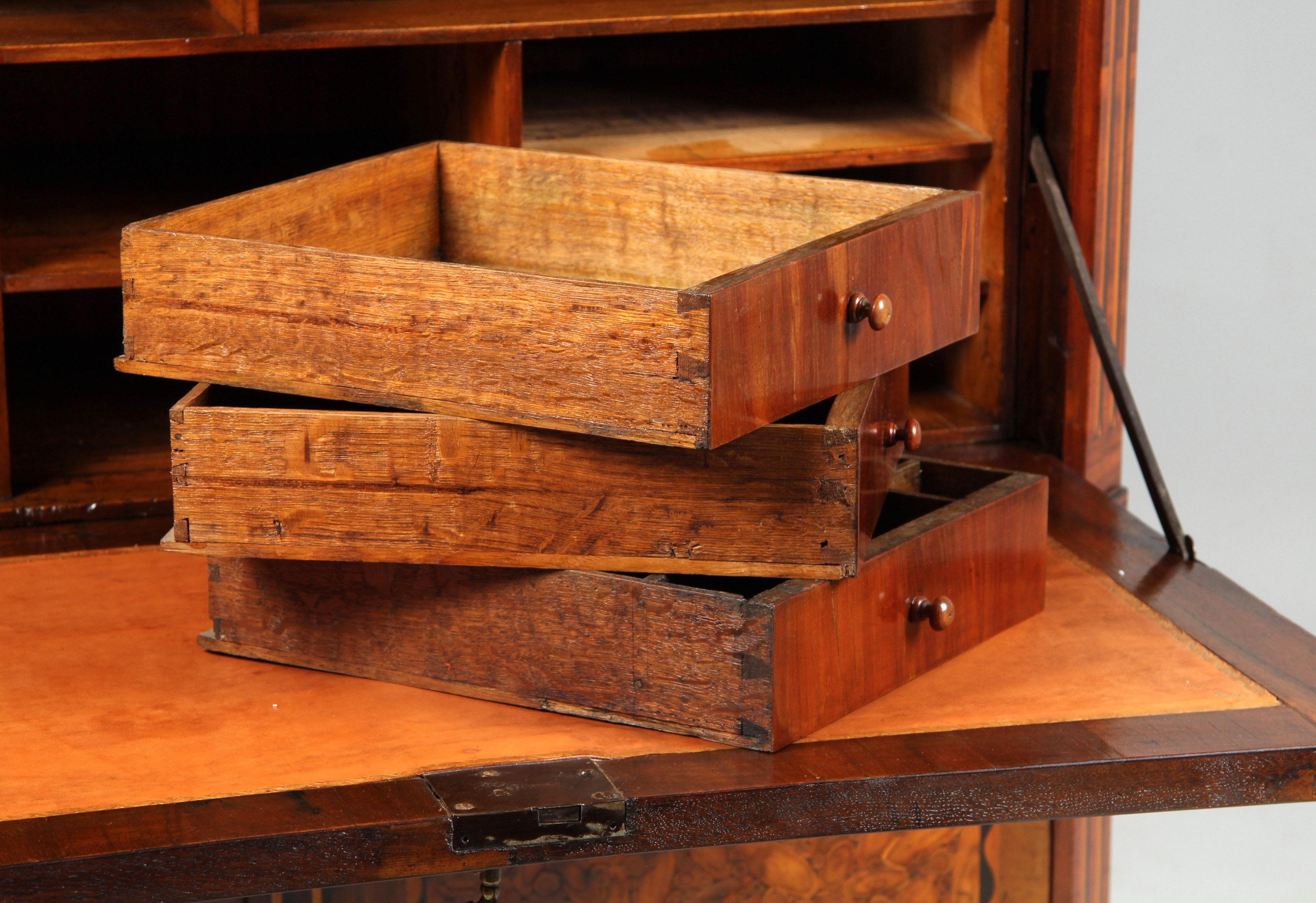 Late 18th Century French Louis XVI Secretaire with Oyster Veneer, circa 1785 3