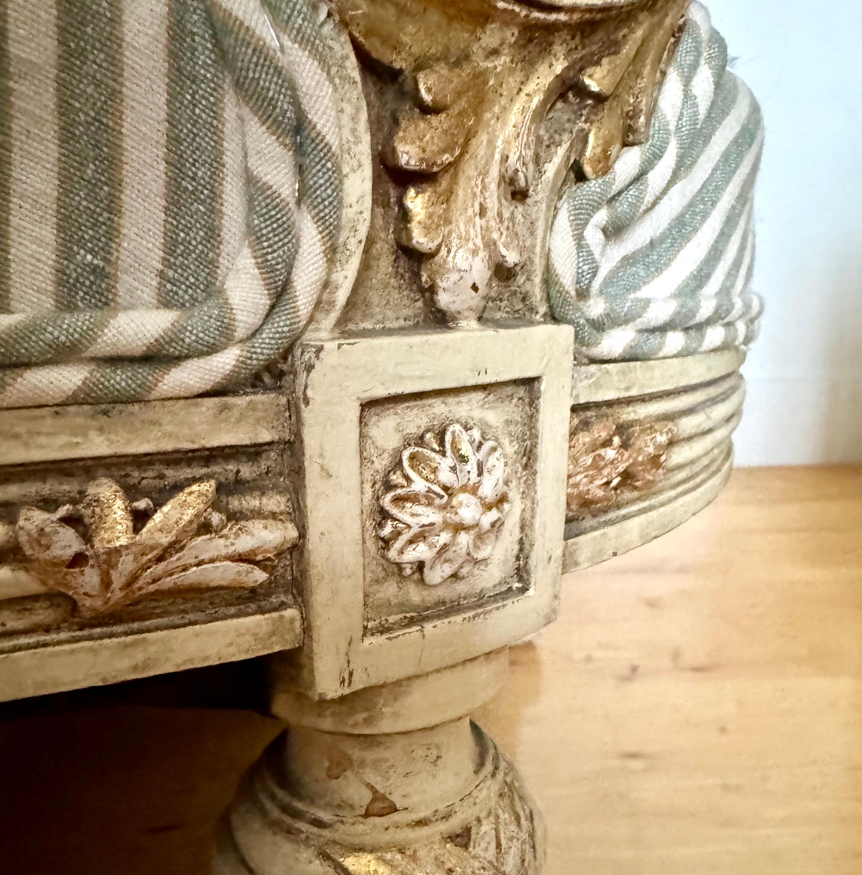 Canapè / Divano imbottito francese Luigi XVI della fine del XVIII secolo 11