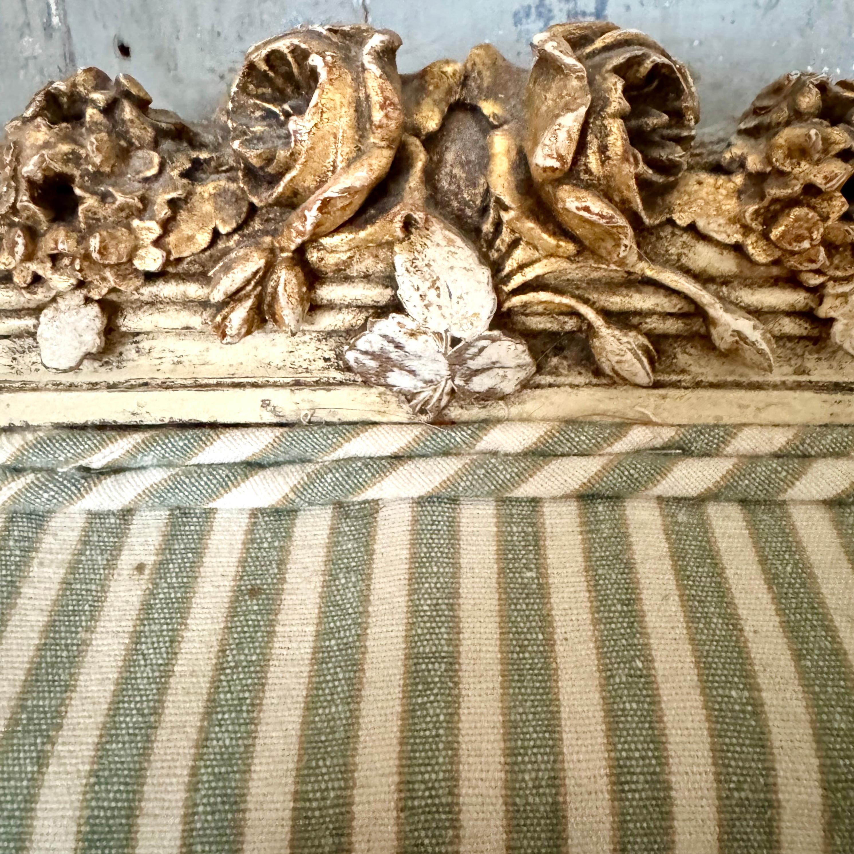 Canapè / Divano imbottito francese Luigi XVI della fine del XVIII secolo 3