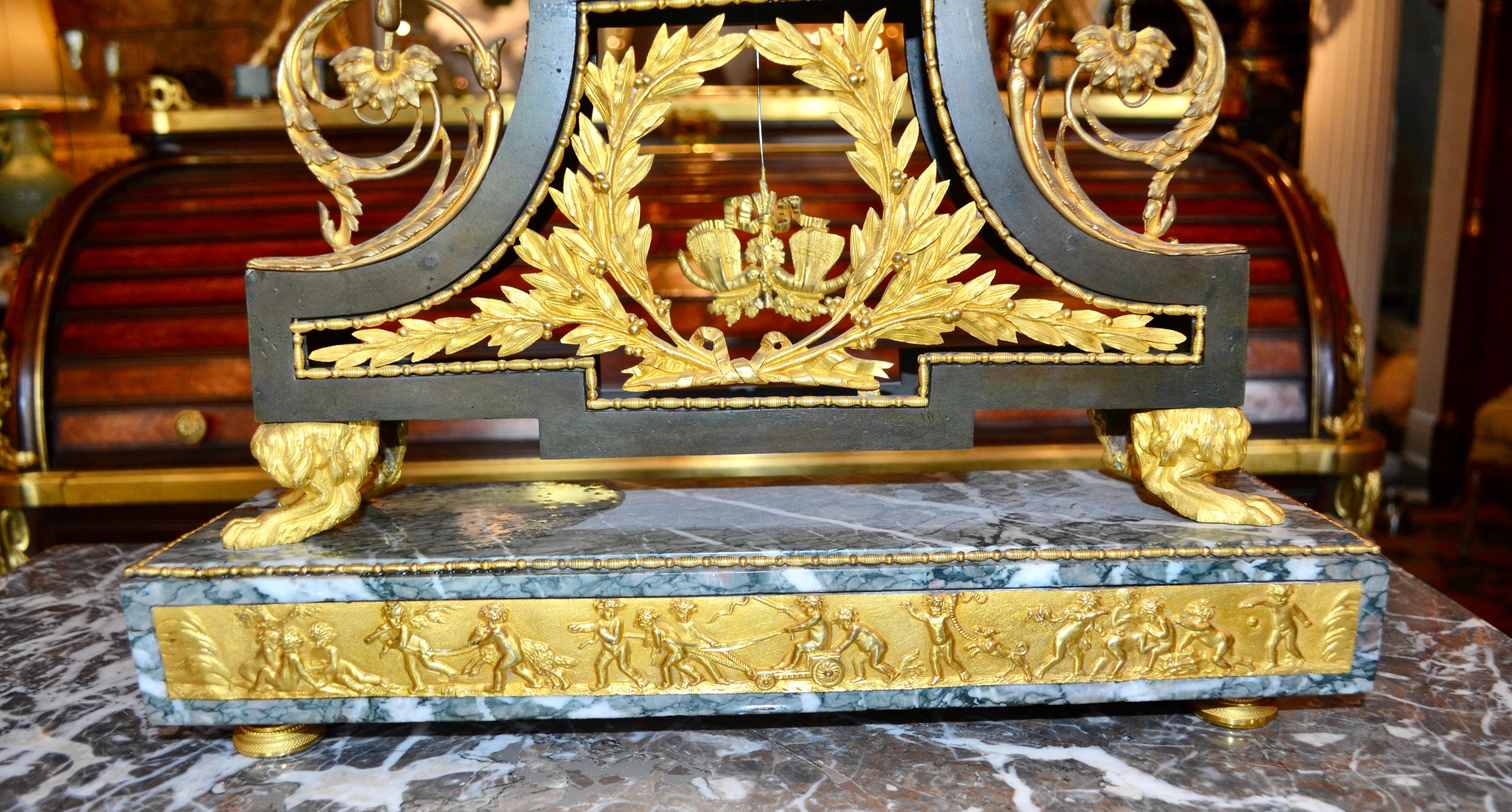 Late 18th Century French Marble and Gilt Bronze Clock For Sale 5