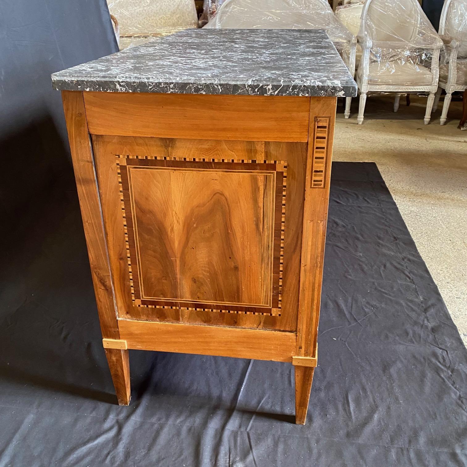 Late 18th Century French Neoclassical Louis XVI Inlaid Walnut Marble Top Commode For Sale 10