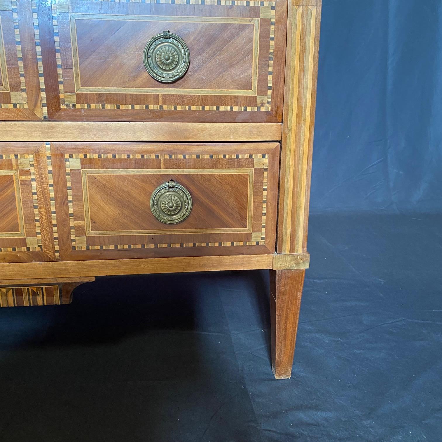 Late 18th Century French Neoclassical Louis XVI Inlaid Walnut Marble Top Commode For Sale 2