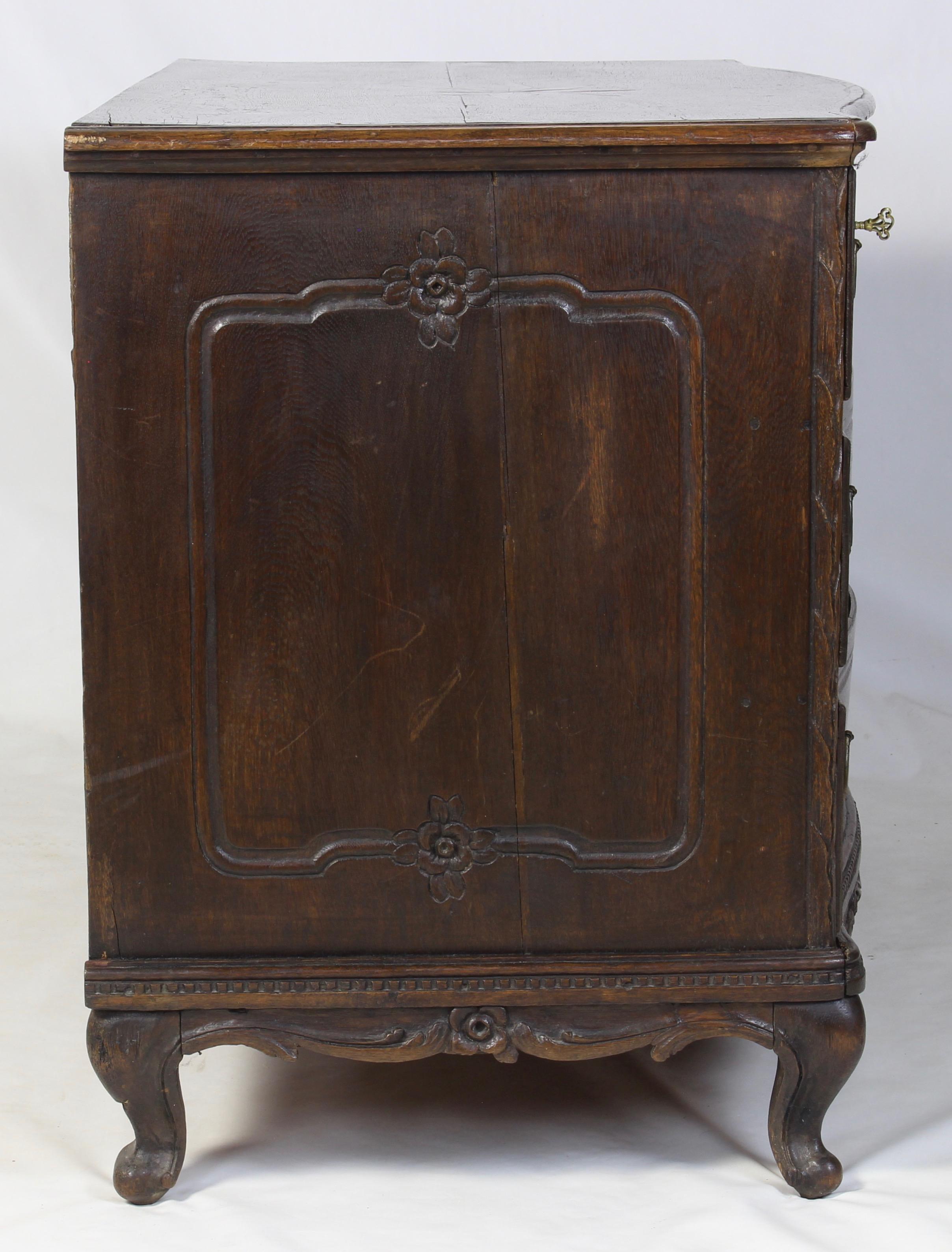 Late 18th Century French Oak Commode 1