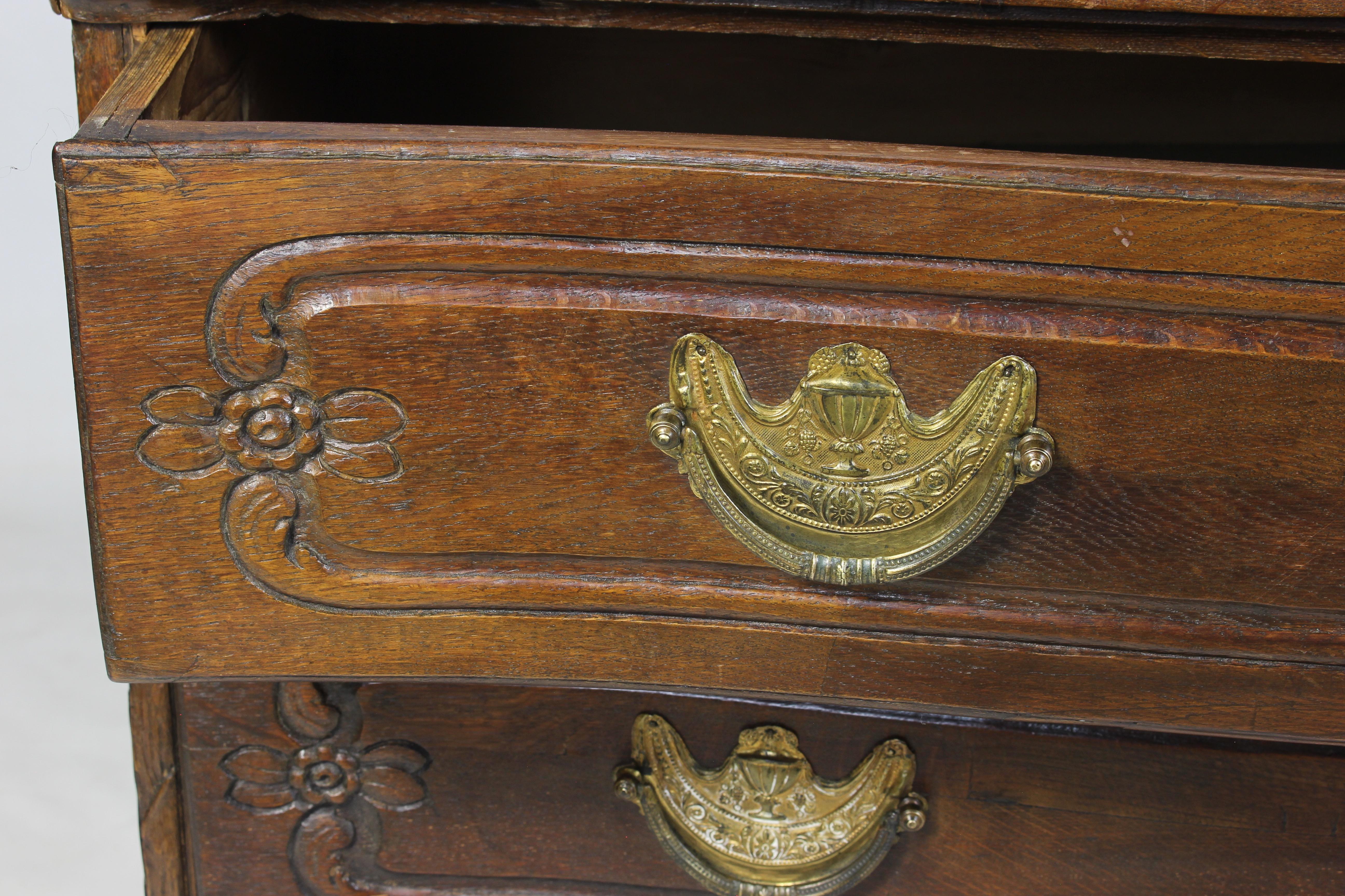 Late 18th Century French Oak Commode 2