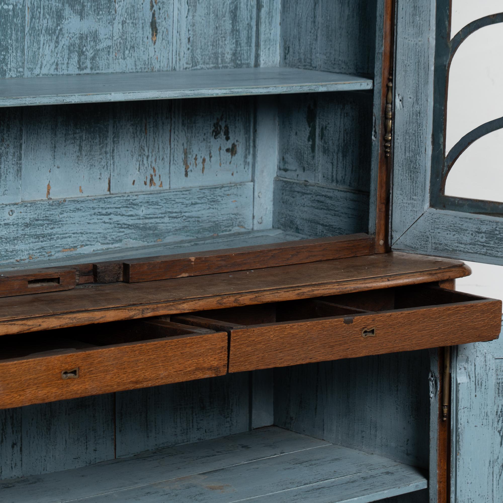 Vitrine à deux corps en chêne français de la fin du XVIIIe siècle en vente 6