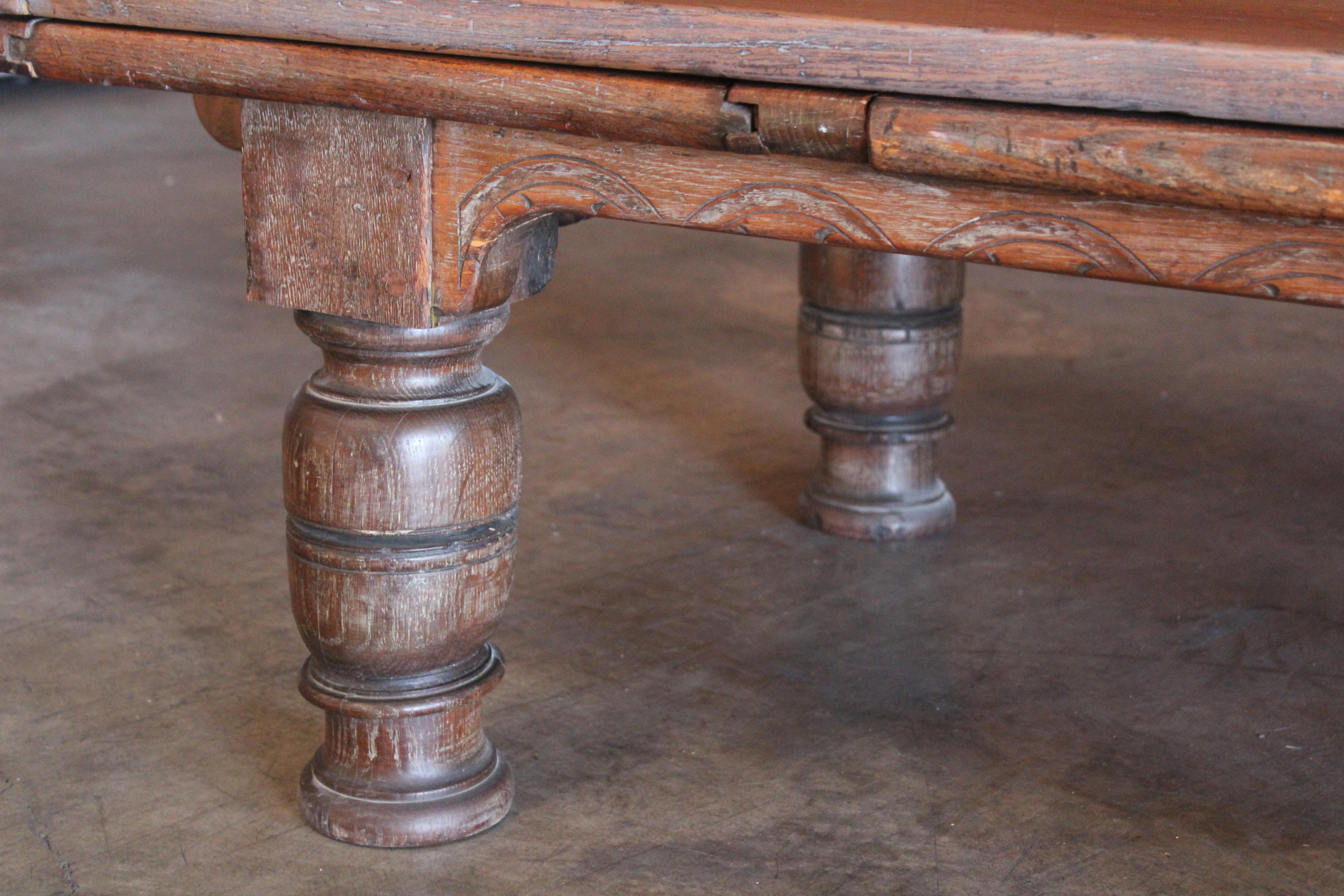 Late 18th Century French Oak Expandable Coffee Table 11