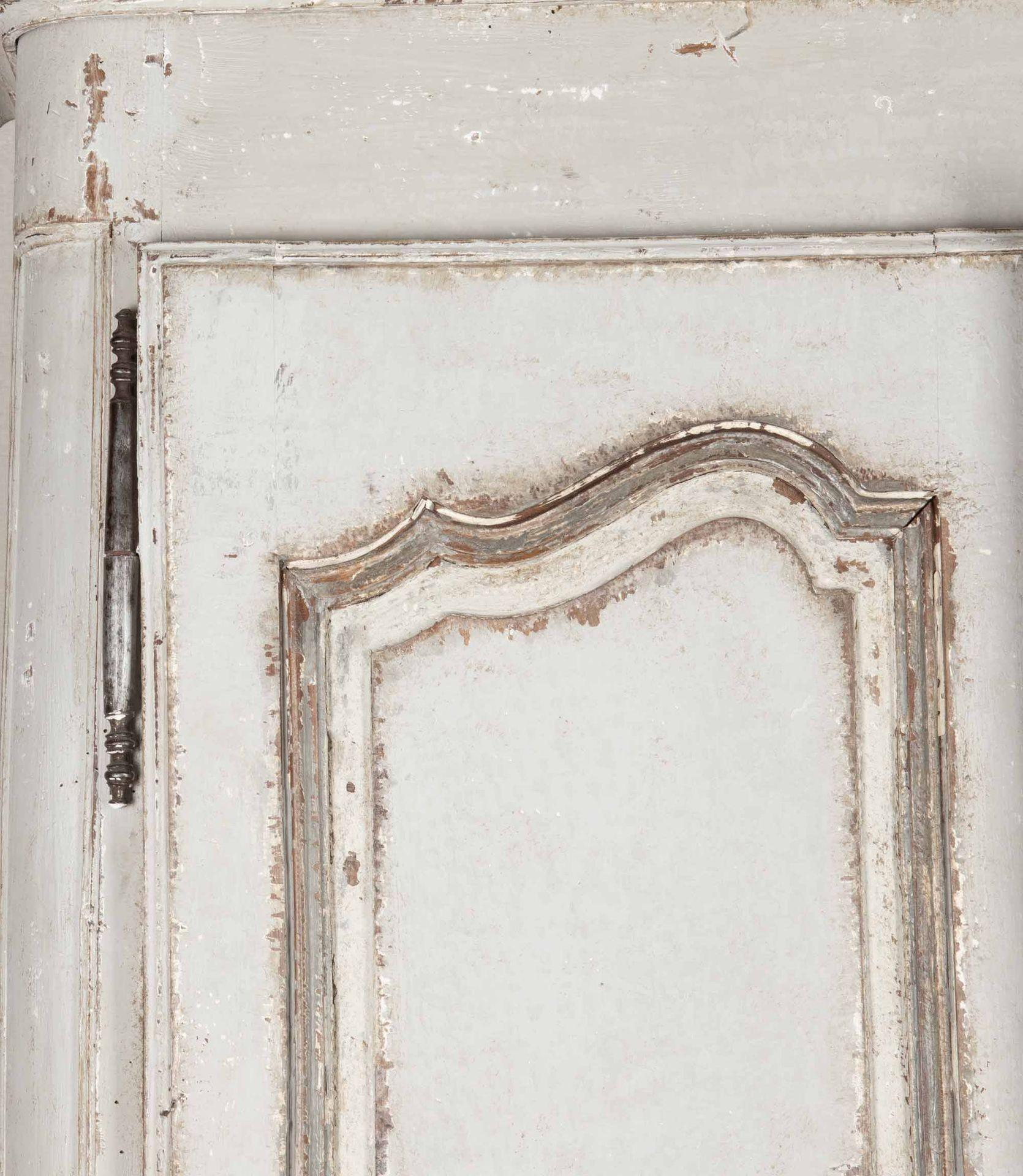 Armoire provinciale française de la fin du XVIIIe siècle en vente 2