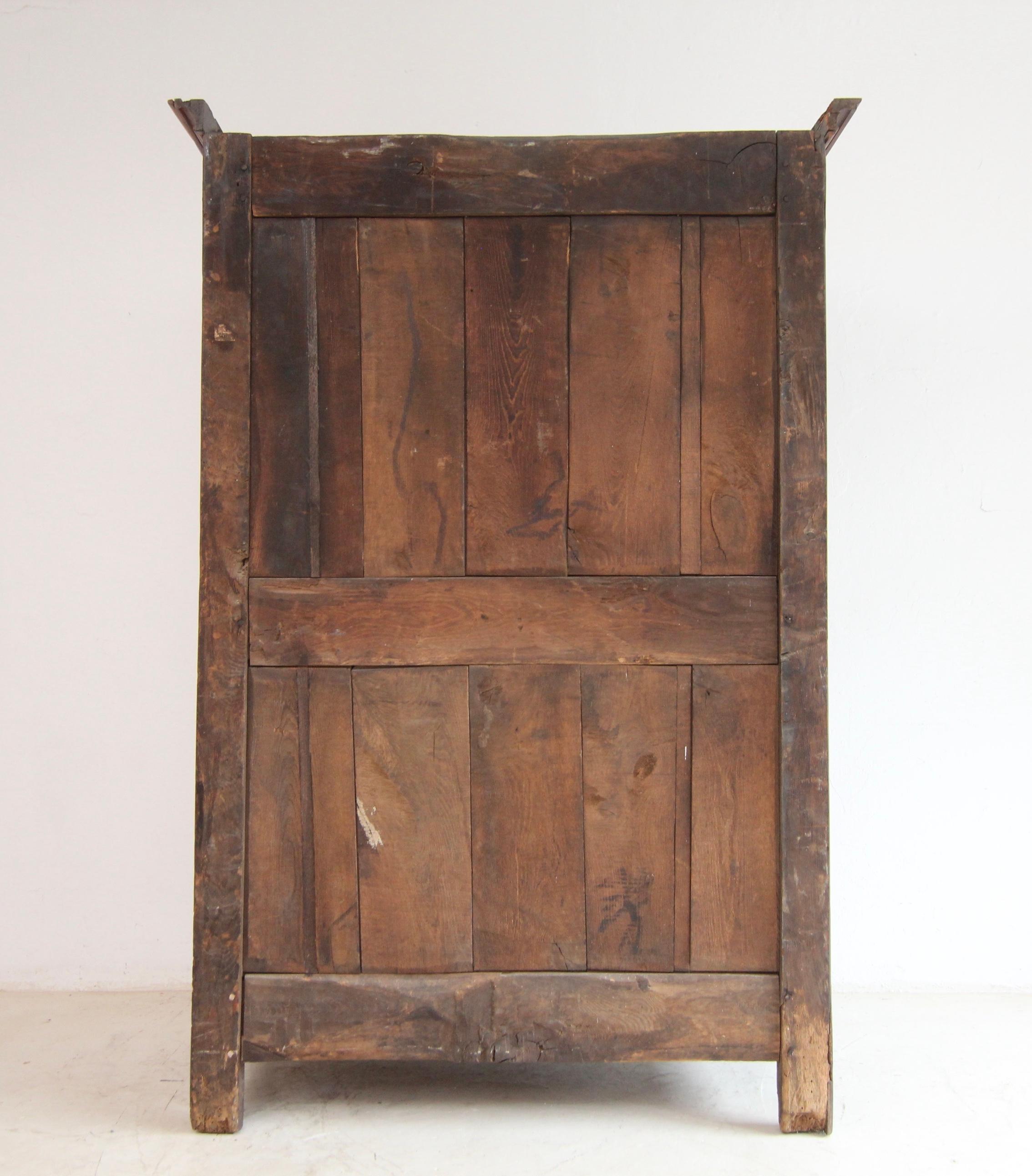 Armoire in legno di ciliegio e Oak Oak della fine del XVIII secolo. in vendita 14