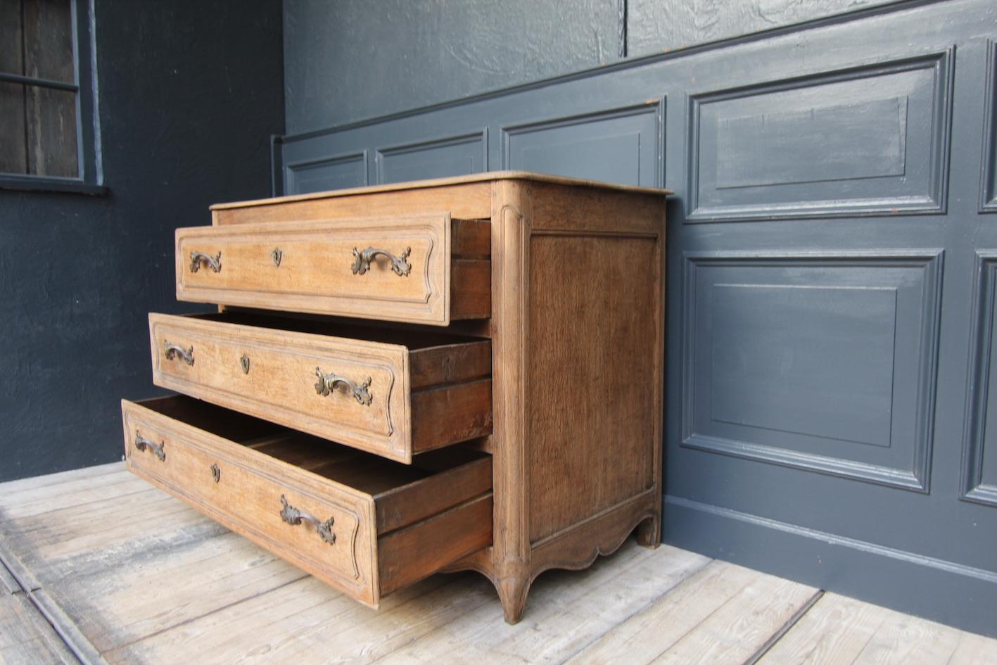 Late 18th Century French Provincial Chest of Drawers 1