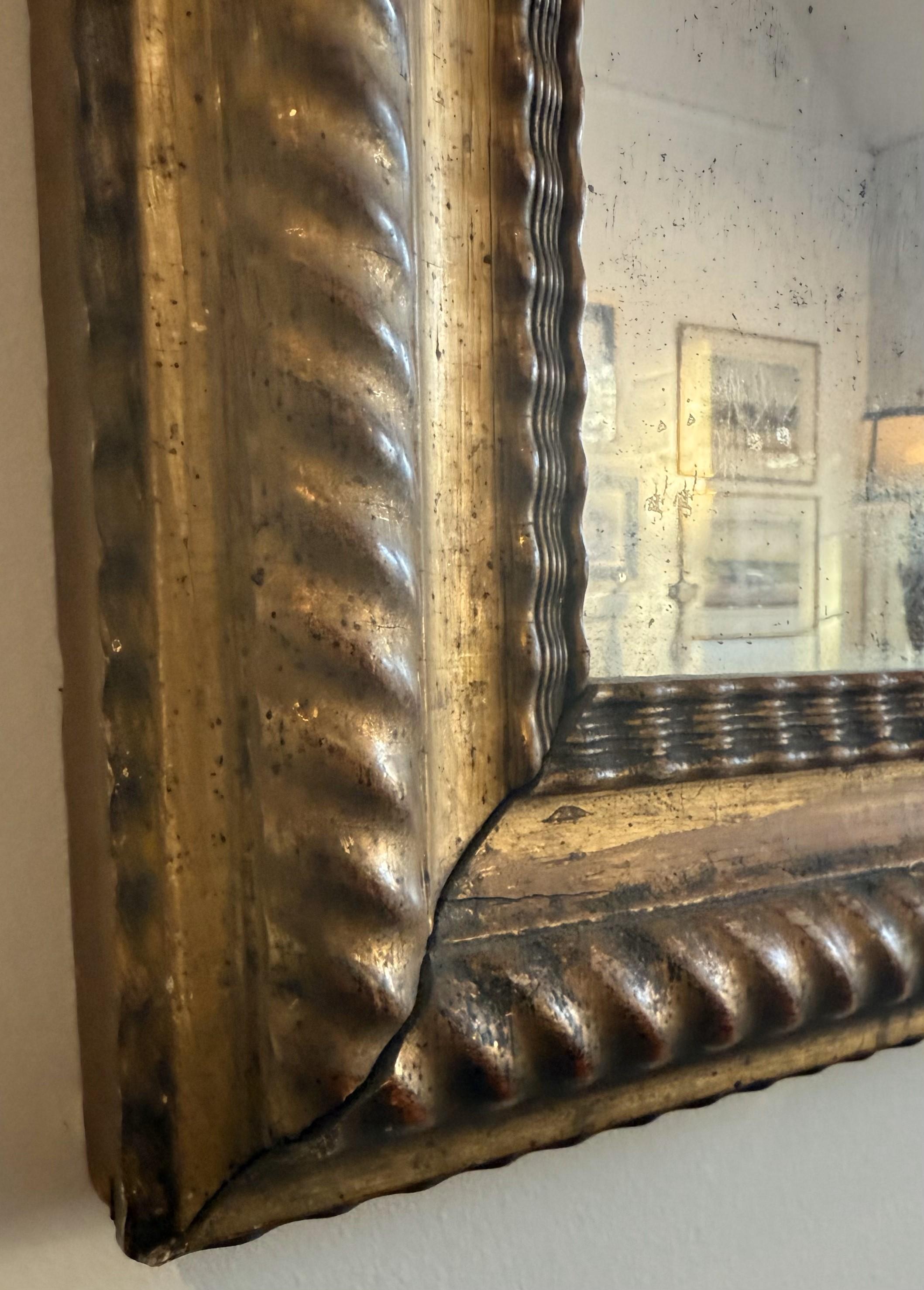 Specchio provinciale francese dorato della fine del XVIII secolo In condizioni buone a Middleburg, VA