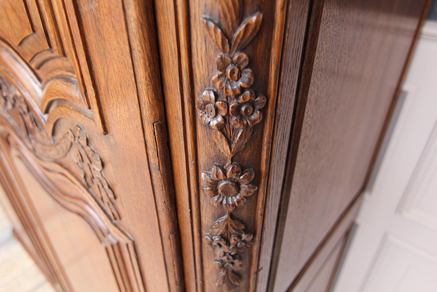 Late 18th Century French Provincial Louis XVI Cabinet or Armoire made of Oak For Sale 10