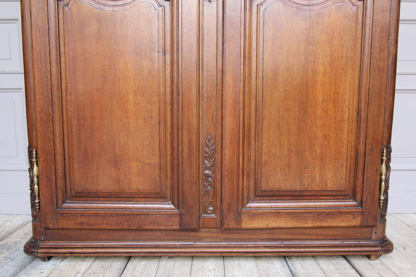 Late 18th Century French Provincial Louis XVI Cabinet or Armoire made of Oak For Sale 13
