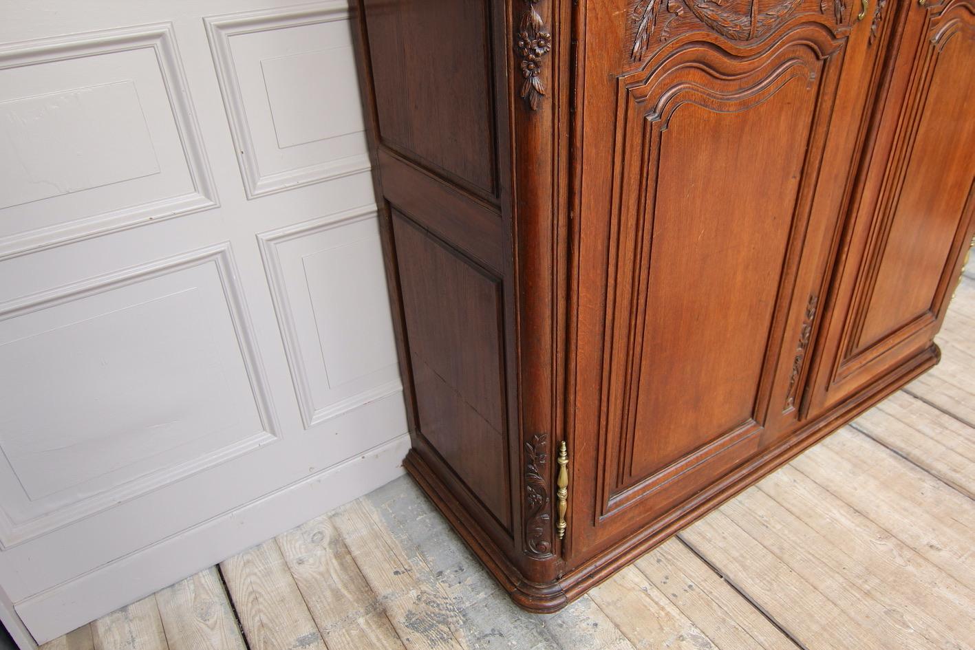 Late 18th Century French Provincial Louis XVI Cabinet or Armoire made of Oak For Sale 14