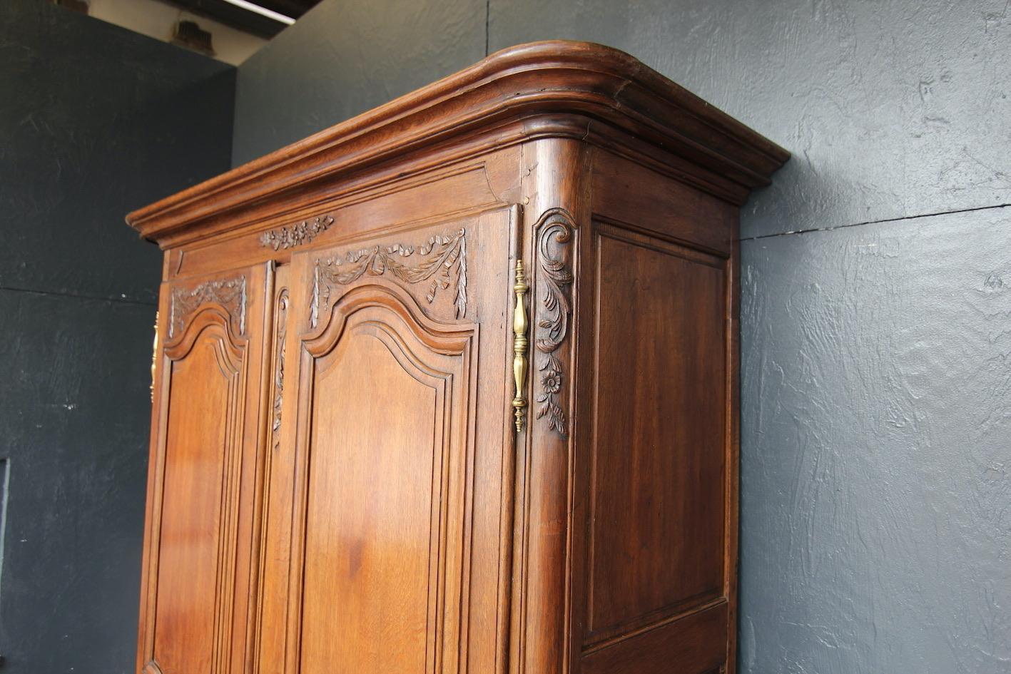 Late 18th Century French Provincial Louis XVI Cabinet or Armoire made of Oak For Sale 5