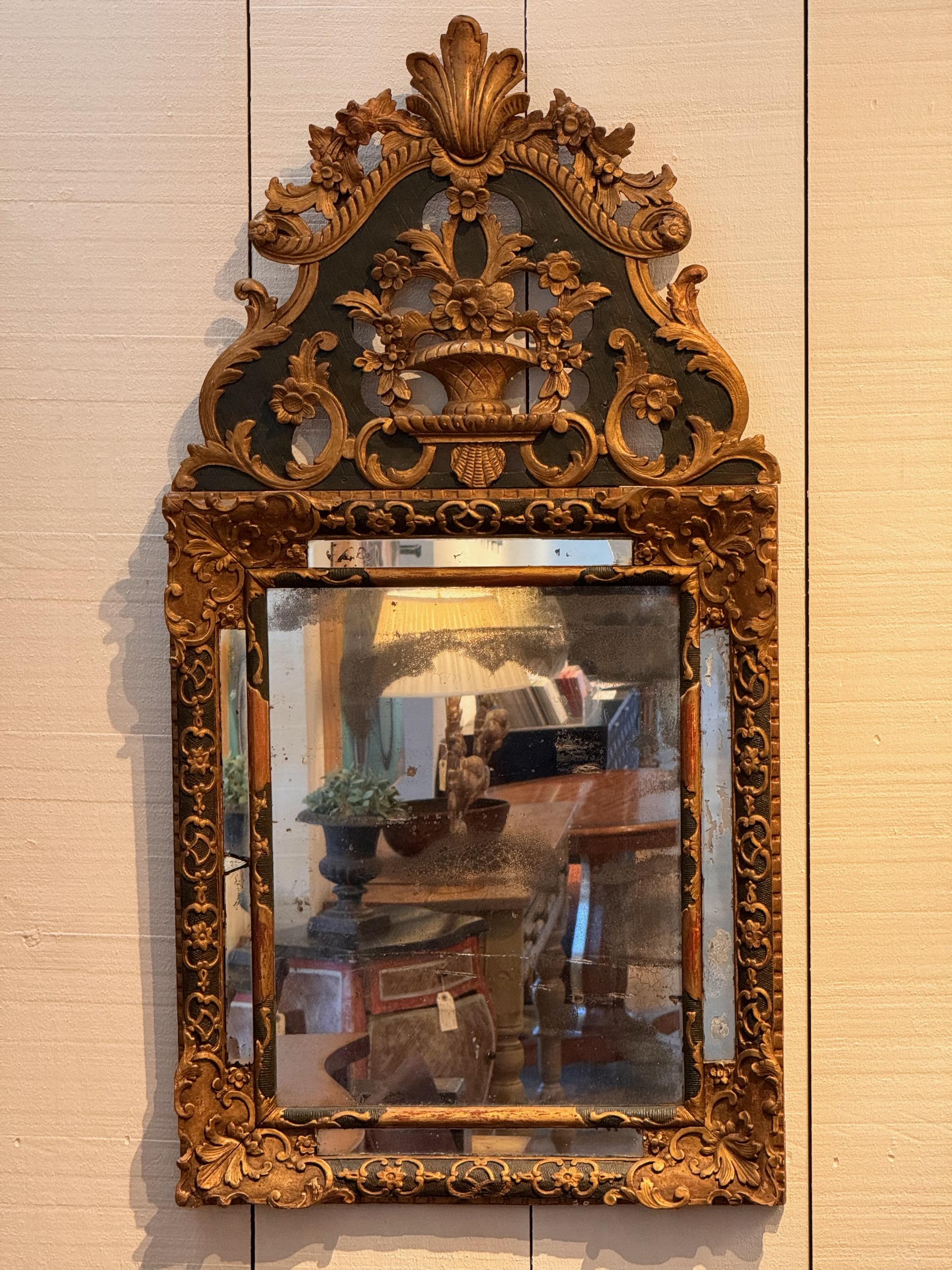 Französischer Regency-Spiegel aus dem späten 18. im Zustand „Gut“ im Angebot in Charlottesville, VA