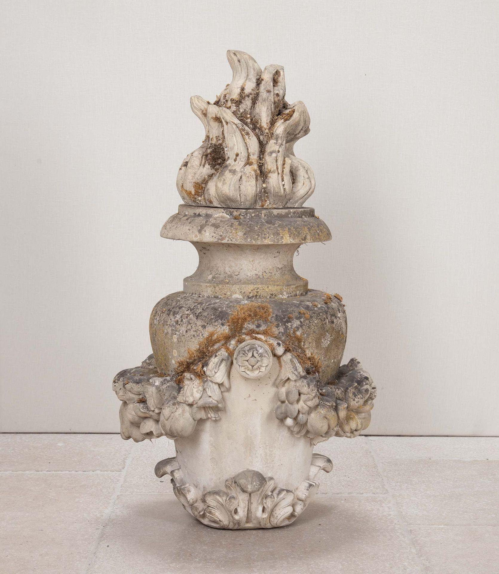 Late 18th Century French Terracotta 'Pot au Feu' Finial In Good Condition For Sale In Gloucestershire, GB