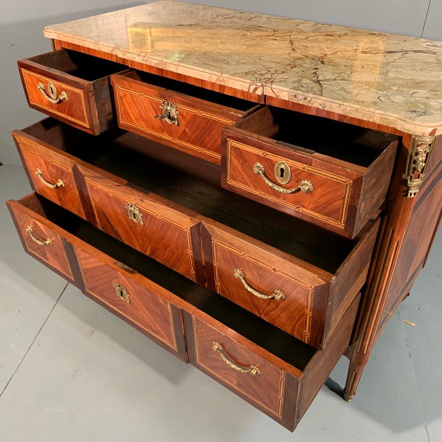 Late 18th Century French Tulipwood Commode with Ebony Inlays and Marble Top For Sale 5