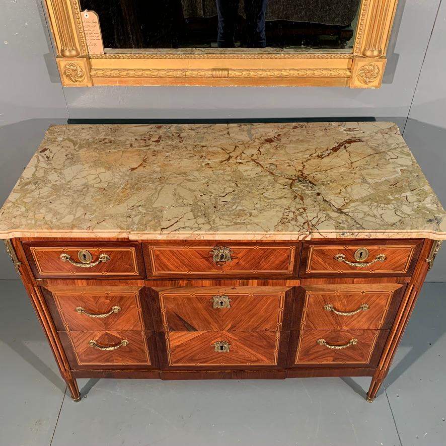 Late 18th Century French Tulipwood Commode with Ebony Inlays and Marble Top In Good Condition For Sale In Uppingham, Rutland