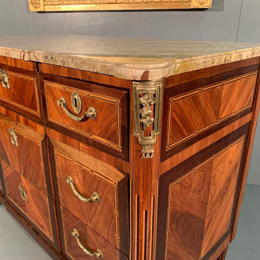 Late 18th Century French Tulipwood Commode with Ebony Inlays and Marble Top For Sale 2